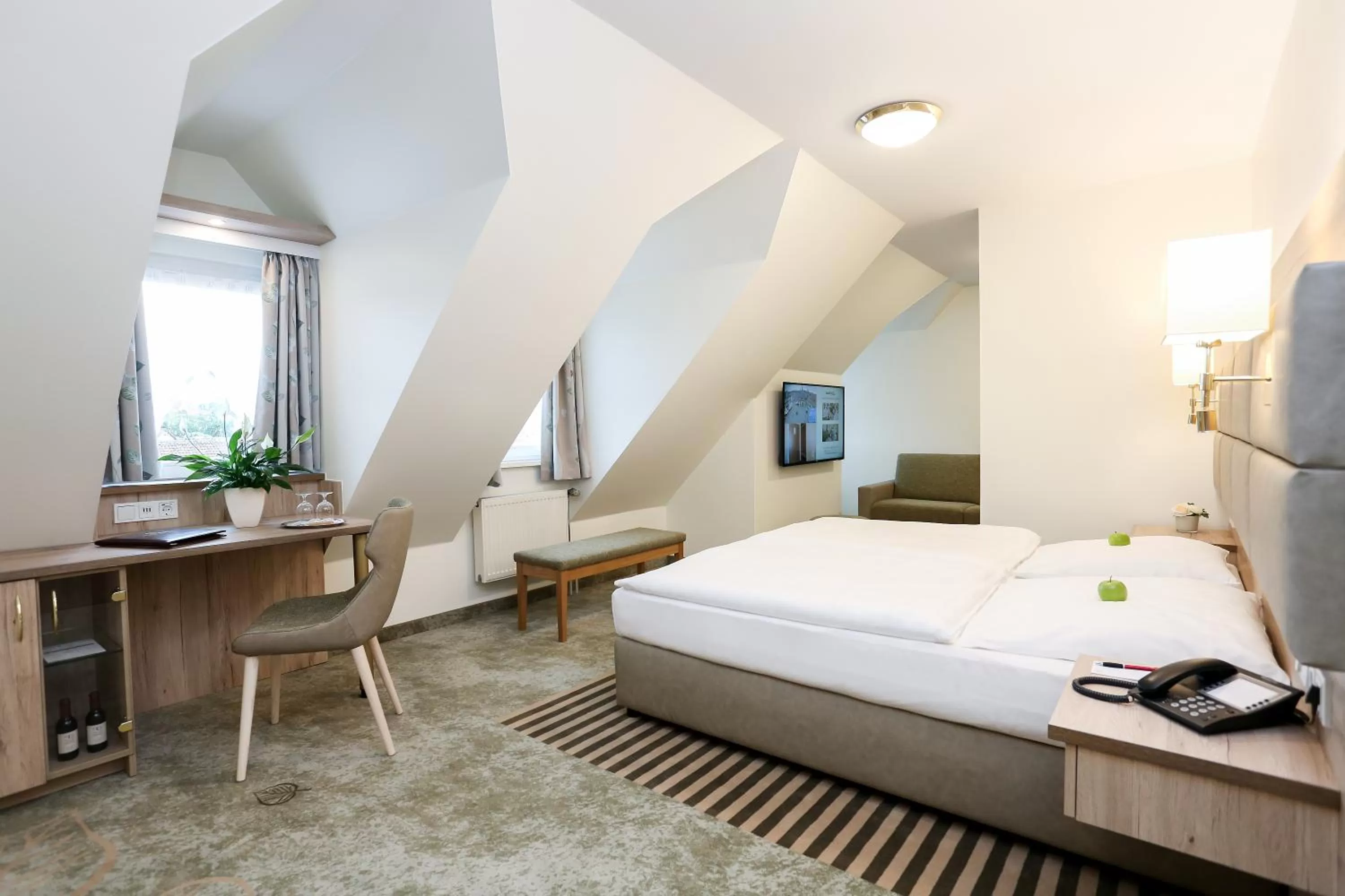 Photo of the whole room, Bed in Ringhotel Weißer Hirsch