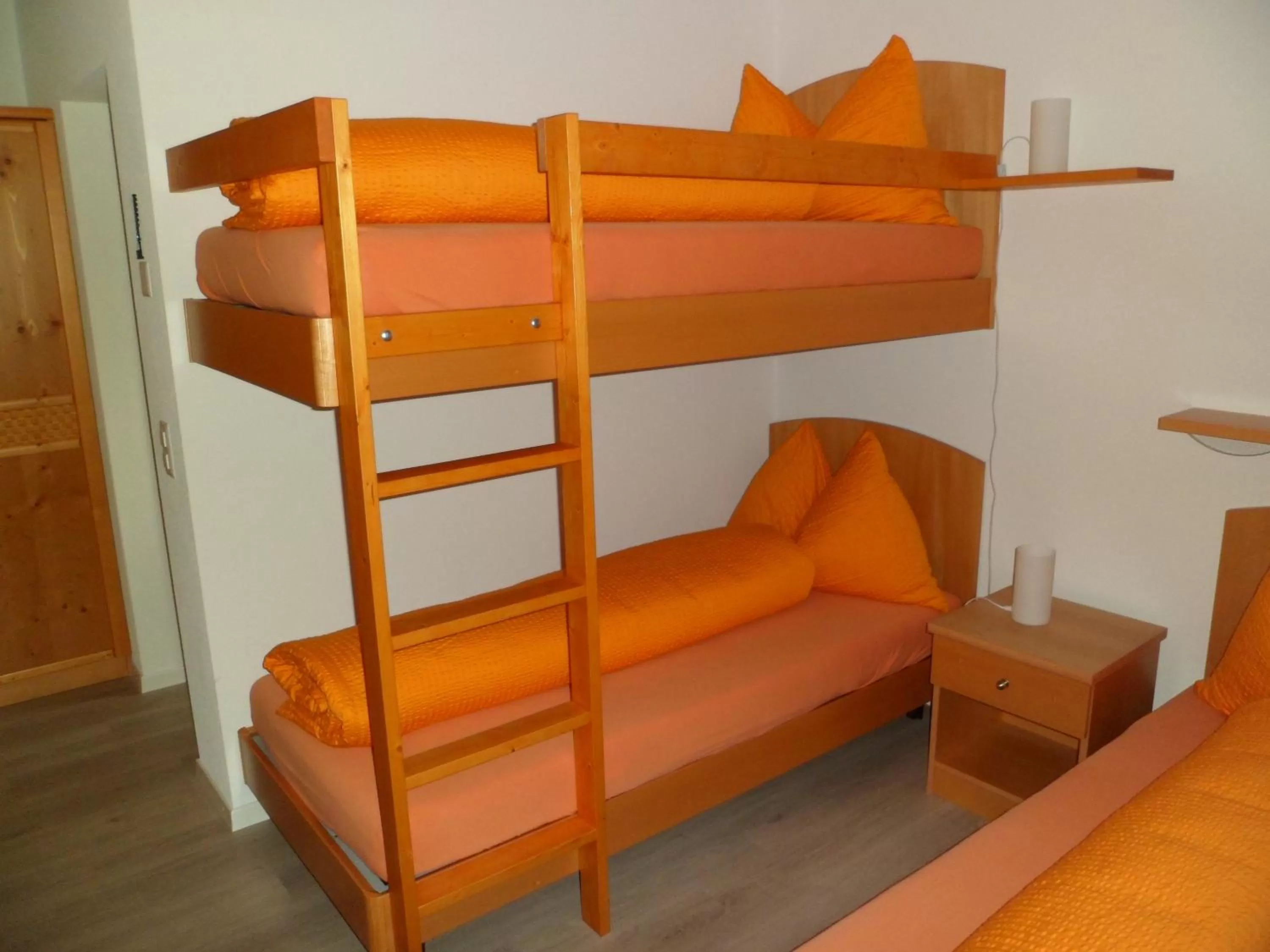 Bed, Bunk Bed in Ristorante Pensione Chalet Stazione