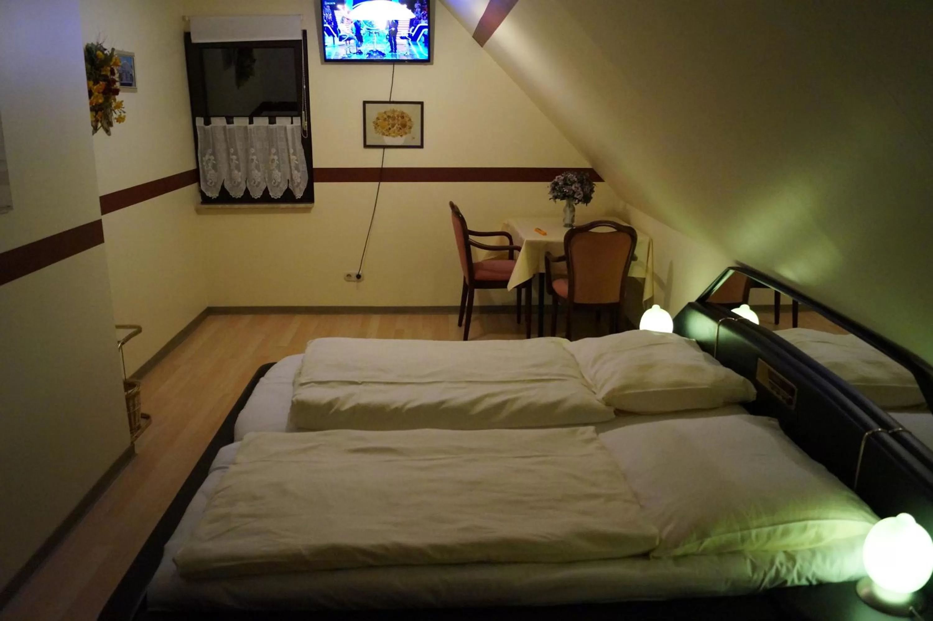 Bedroom, Bed in La Fontana