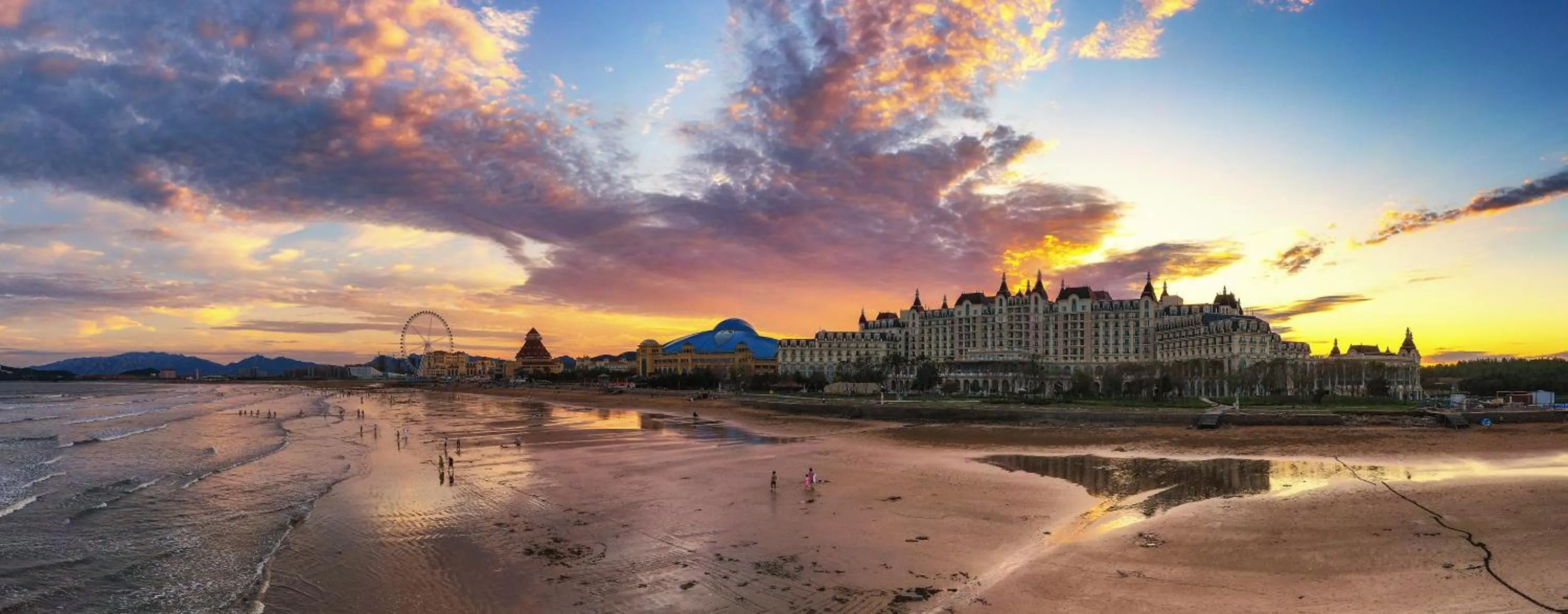 Beach in Crowne Plaza Ocean Spring Resort by IHG