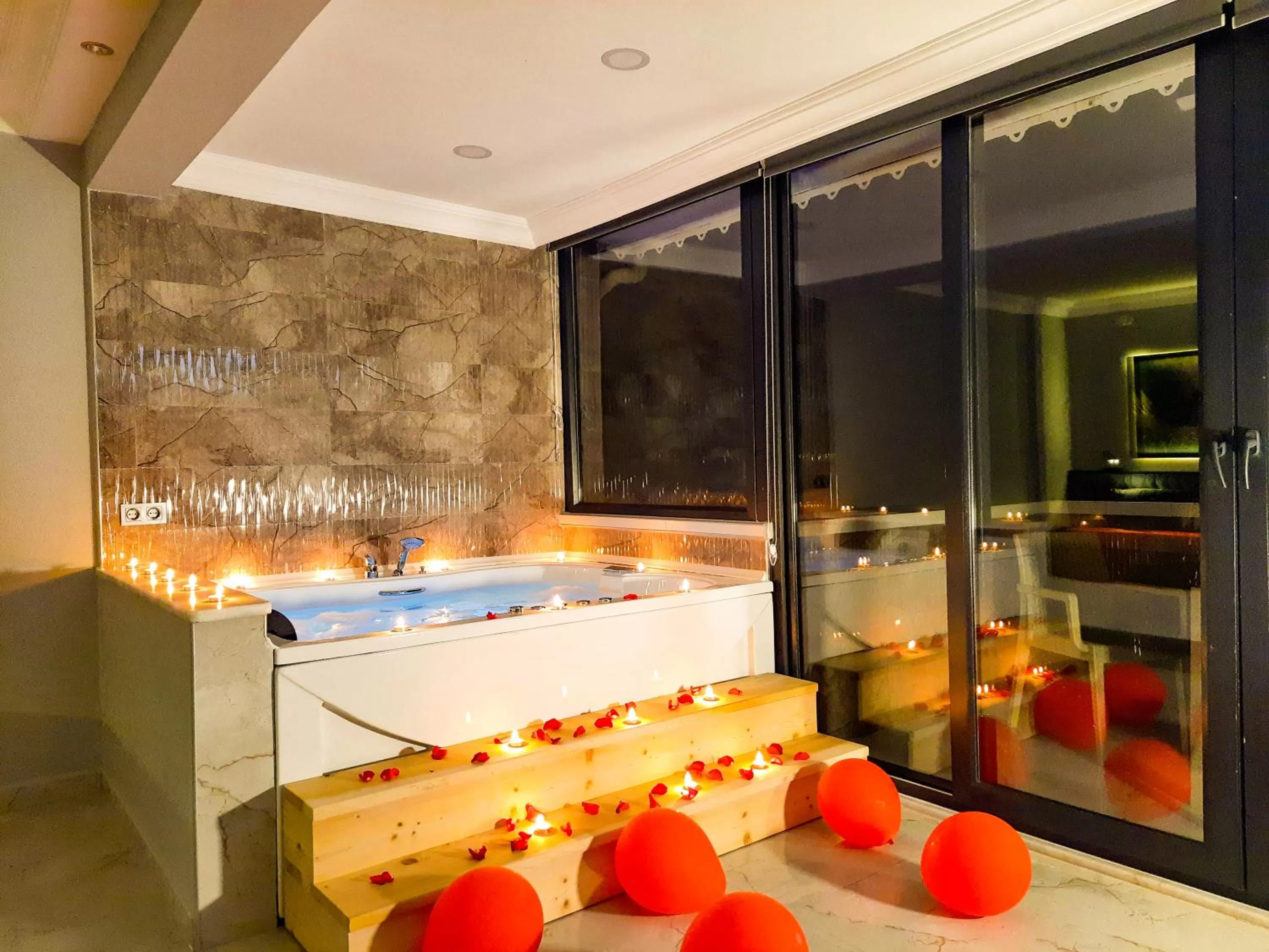 Bedroom, Swimming Pool in Paradiso Günlük Kiralık Daireler Only Room