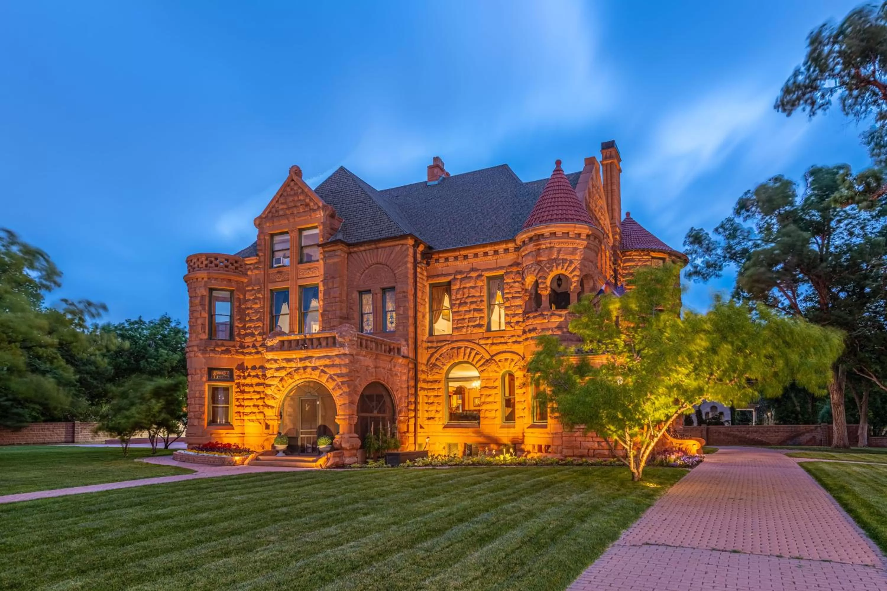 Landmark view in Orman Mansion - Pueblo's Most Luxurious Stay!