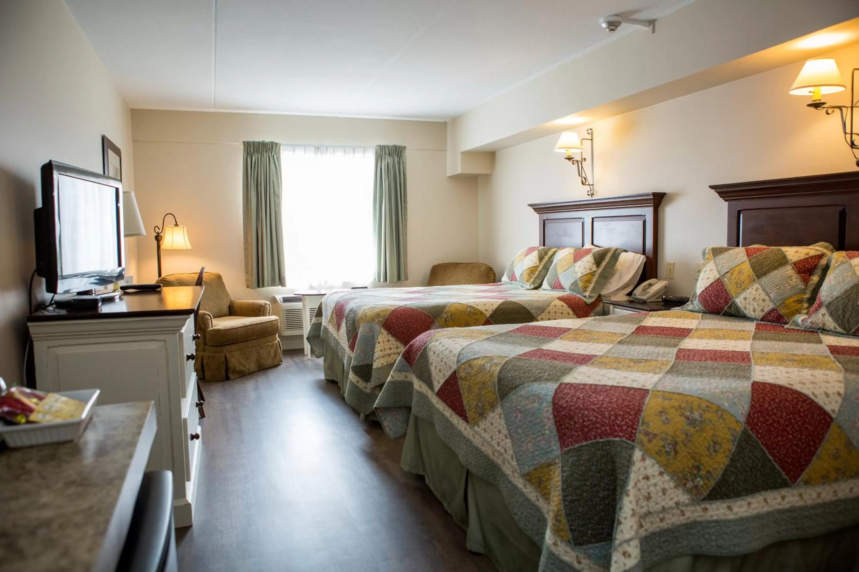 Photo of the whole room, Bed in The Village Inn of Lakefield