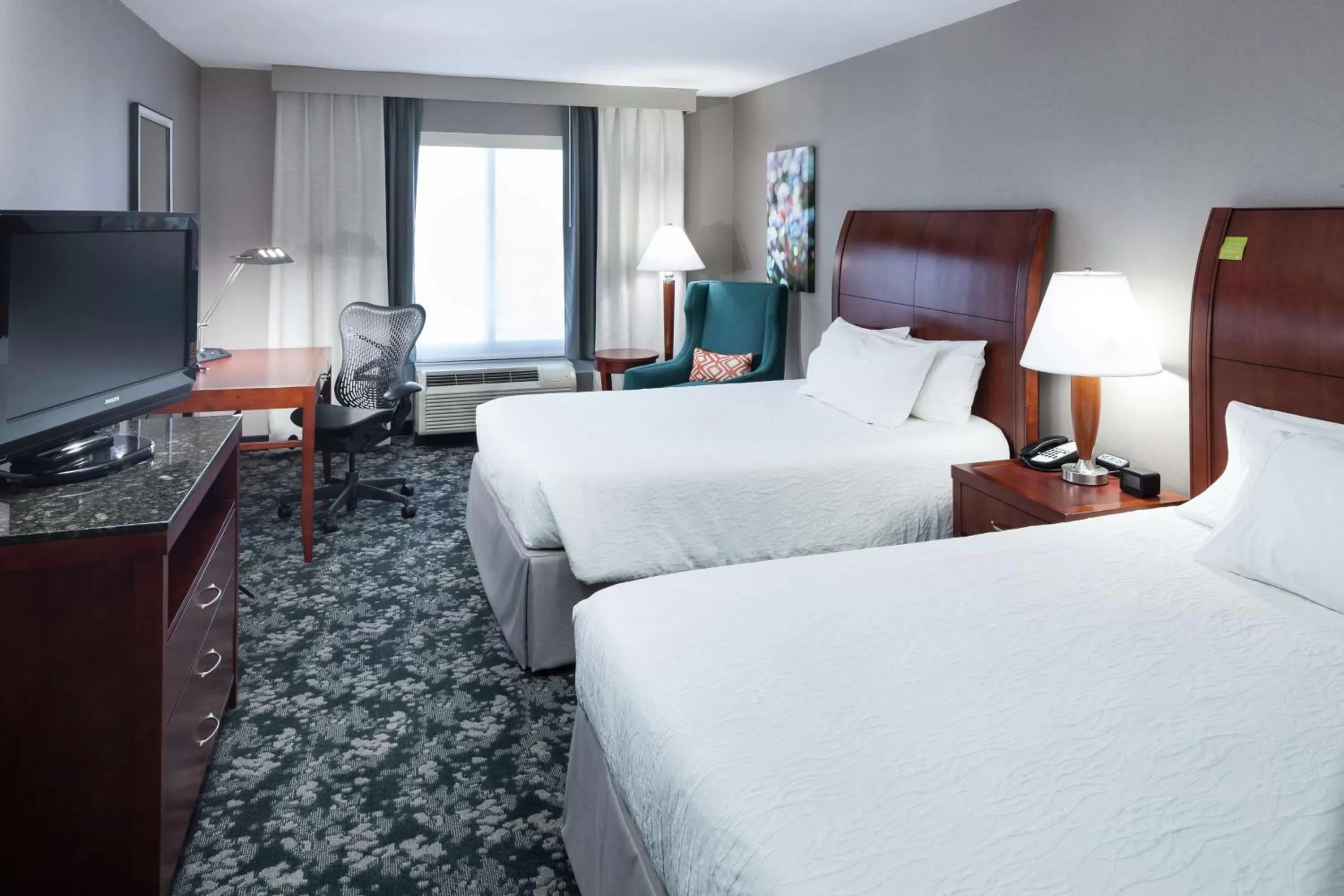 Bedroom, Bed in Hilton Garden Inn Naperville/Warrenville