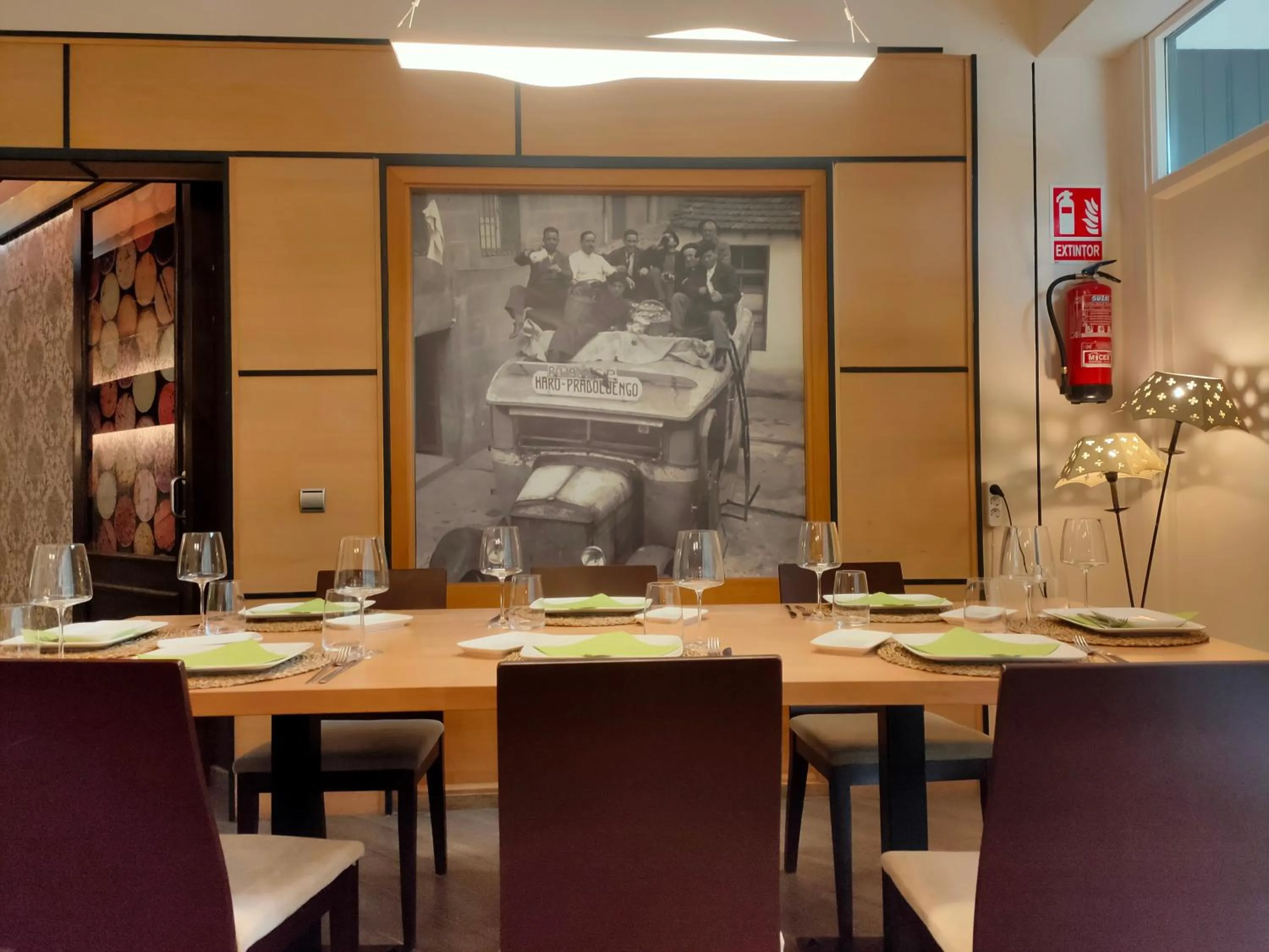 Restaurant/places to eat in Hotel Arrope