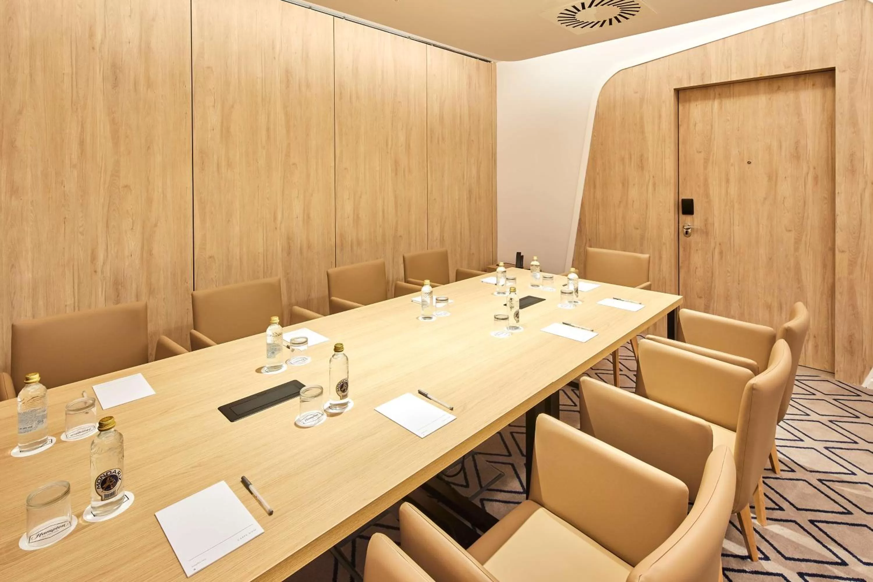 Meeting/conference room in Hampton By Hilton Barcelona Fira Gran Via