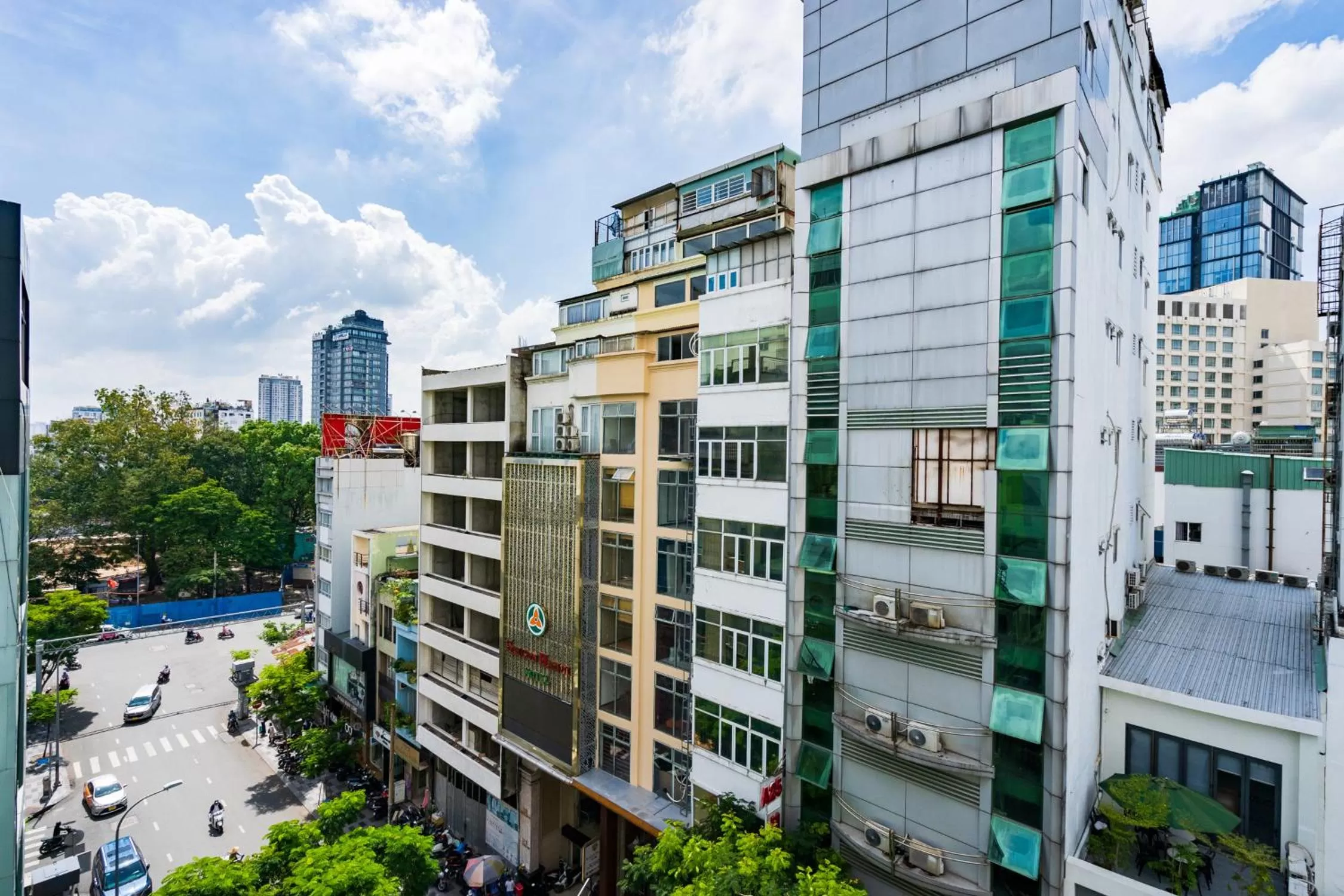 Street view in A&A Toronto Hotel