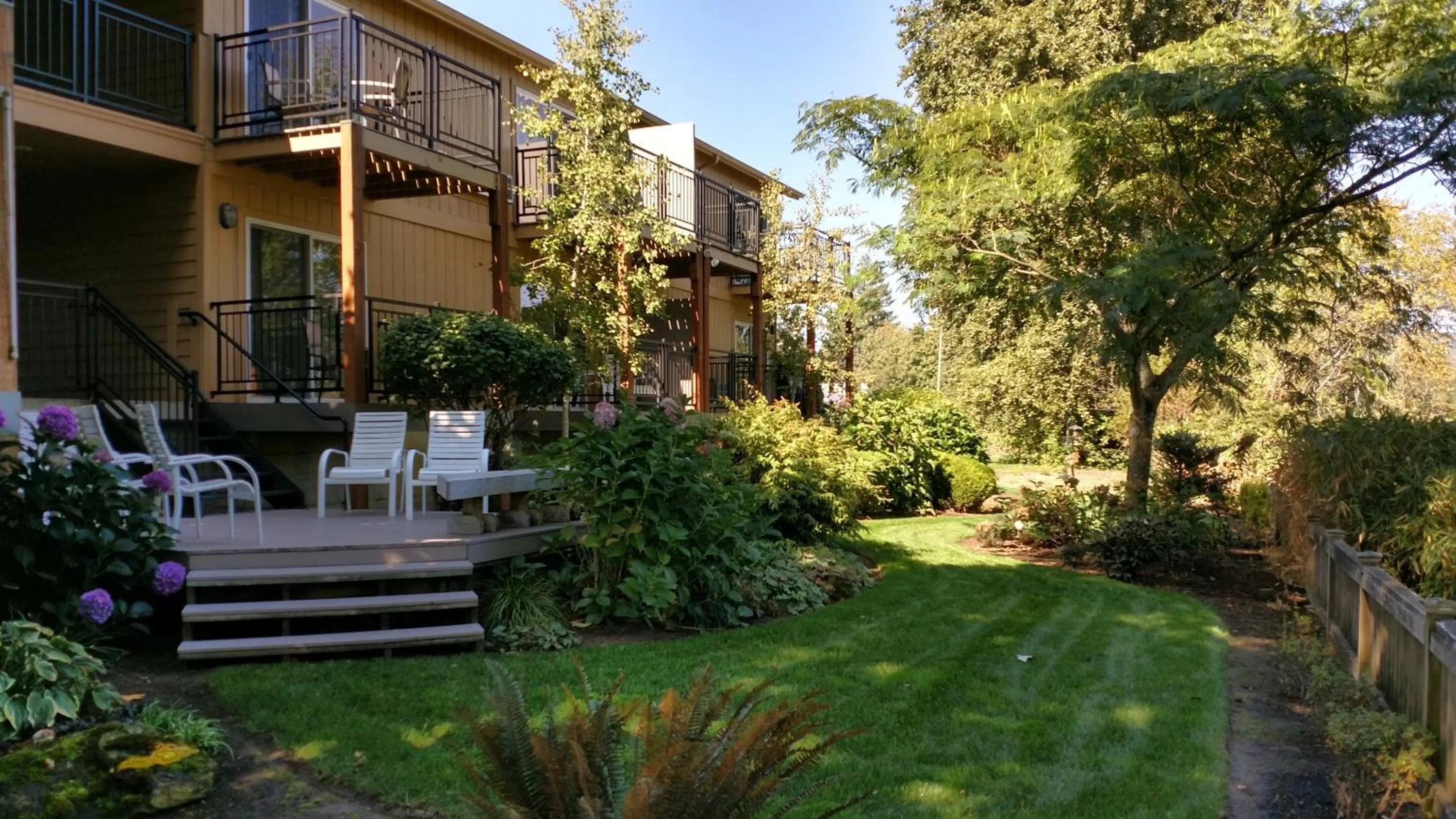 Property building in Lewis River Inn