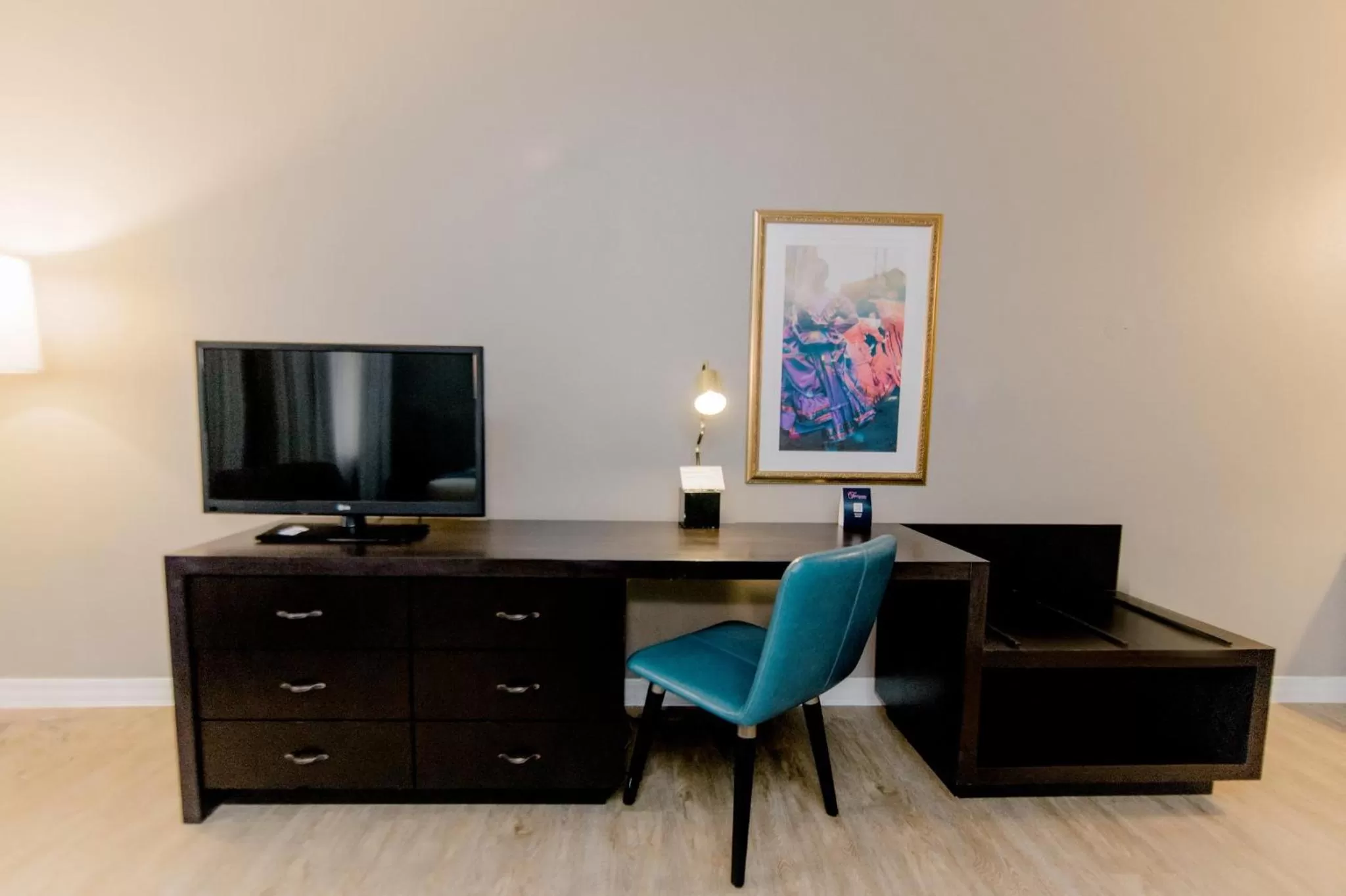 Photo of the whole room in Hotel Indigo San Antonio Riverwalk by IHG