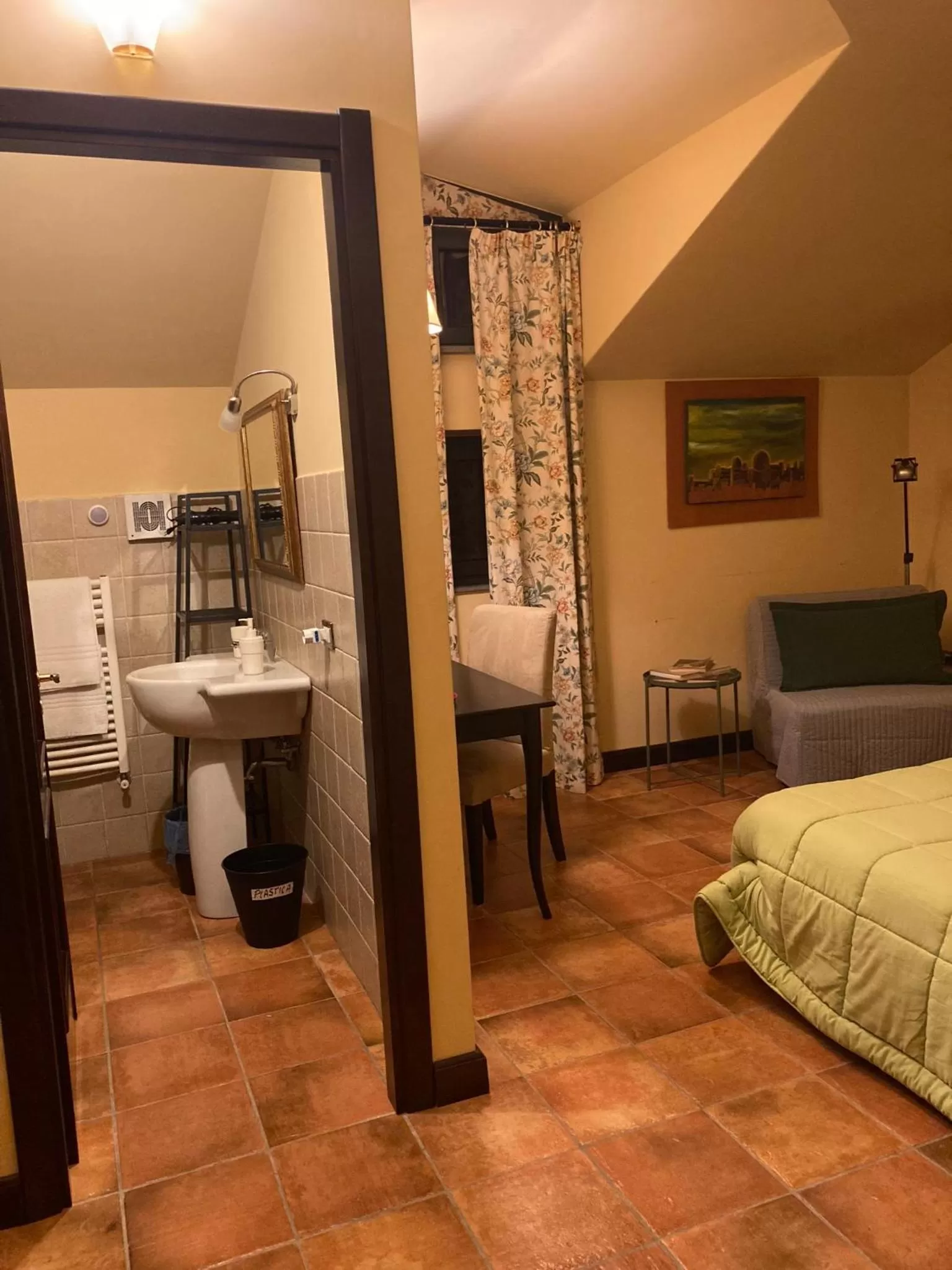 Bathroom, Bed in B&B MontAlbano