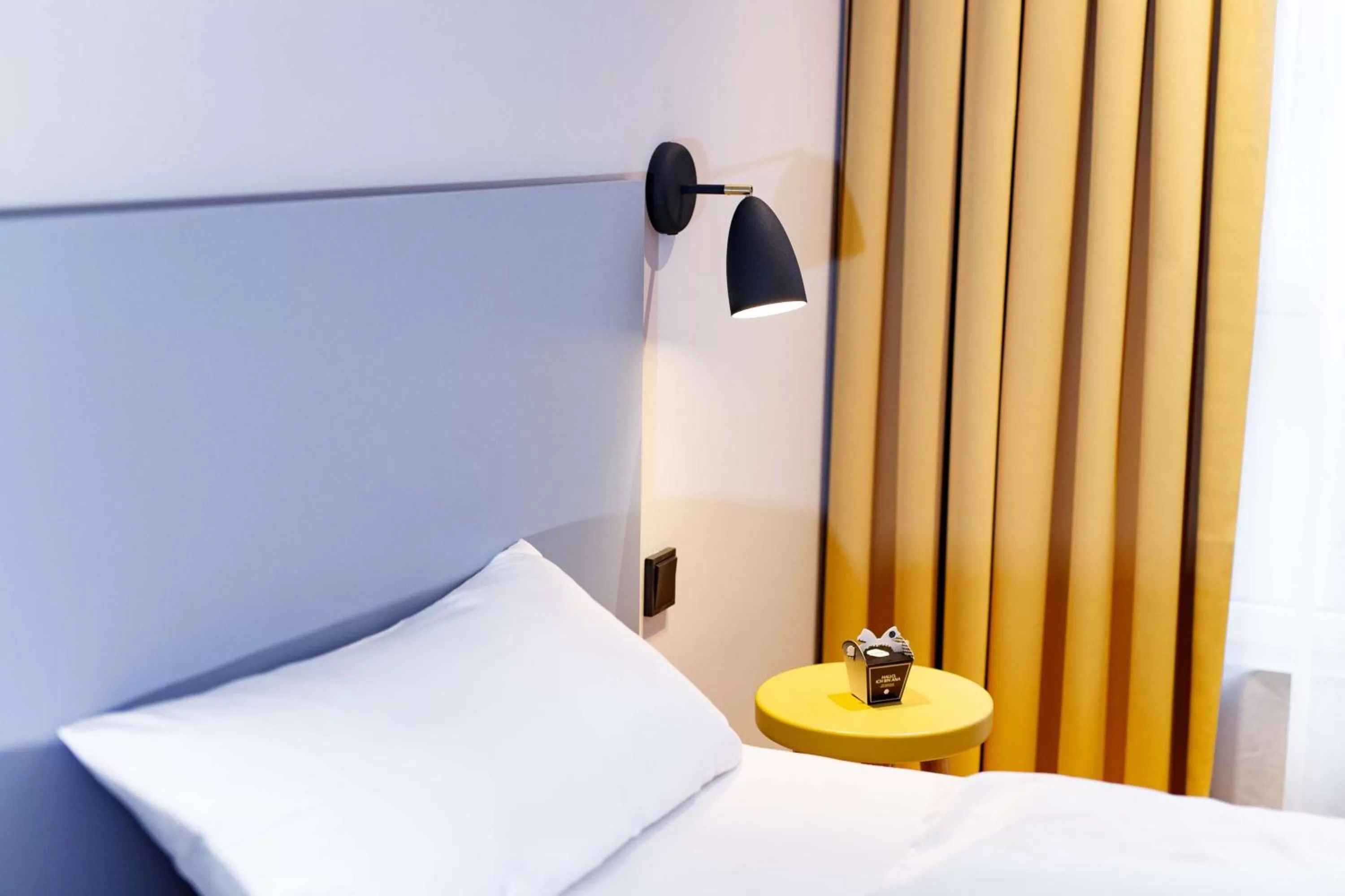 Property building, Bed in elaya hotel goeppingen
