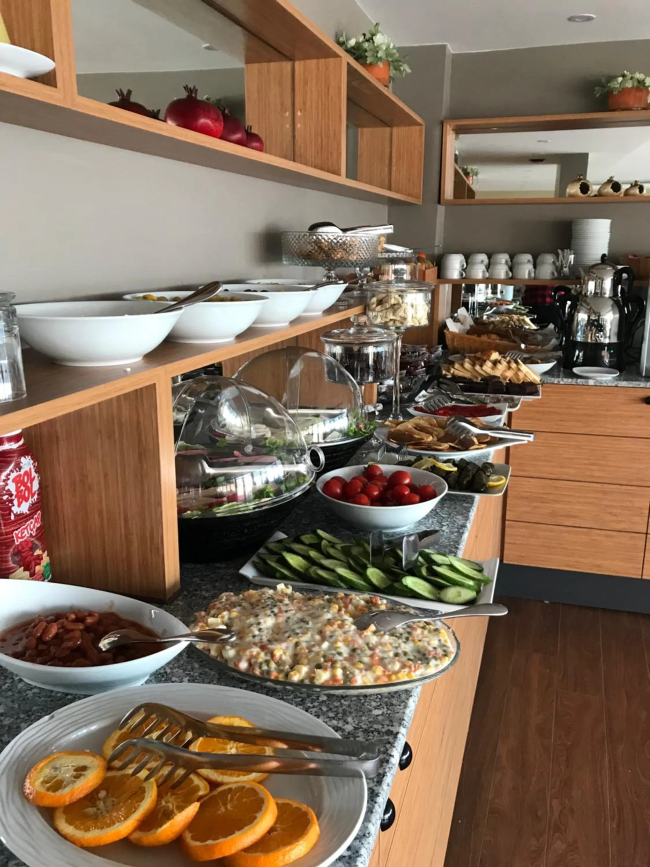 Breakfast in Muyan Suites