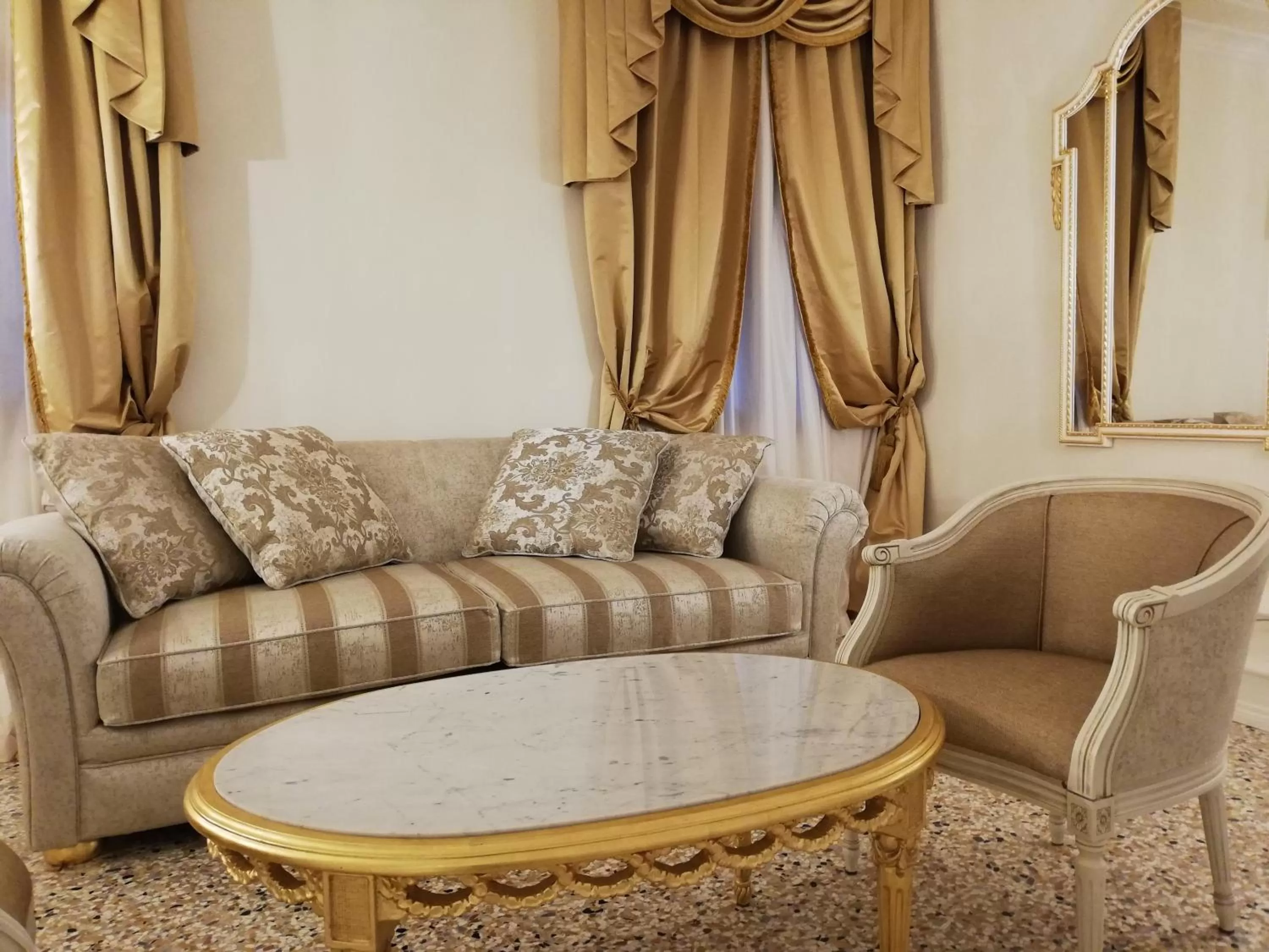 Living room in Ca' Bonfadini Historic Experience