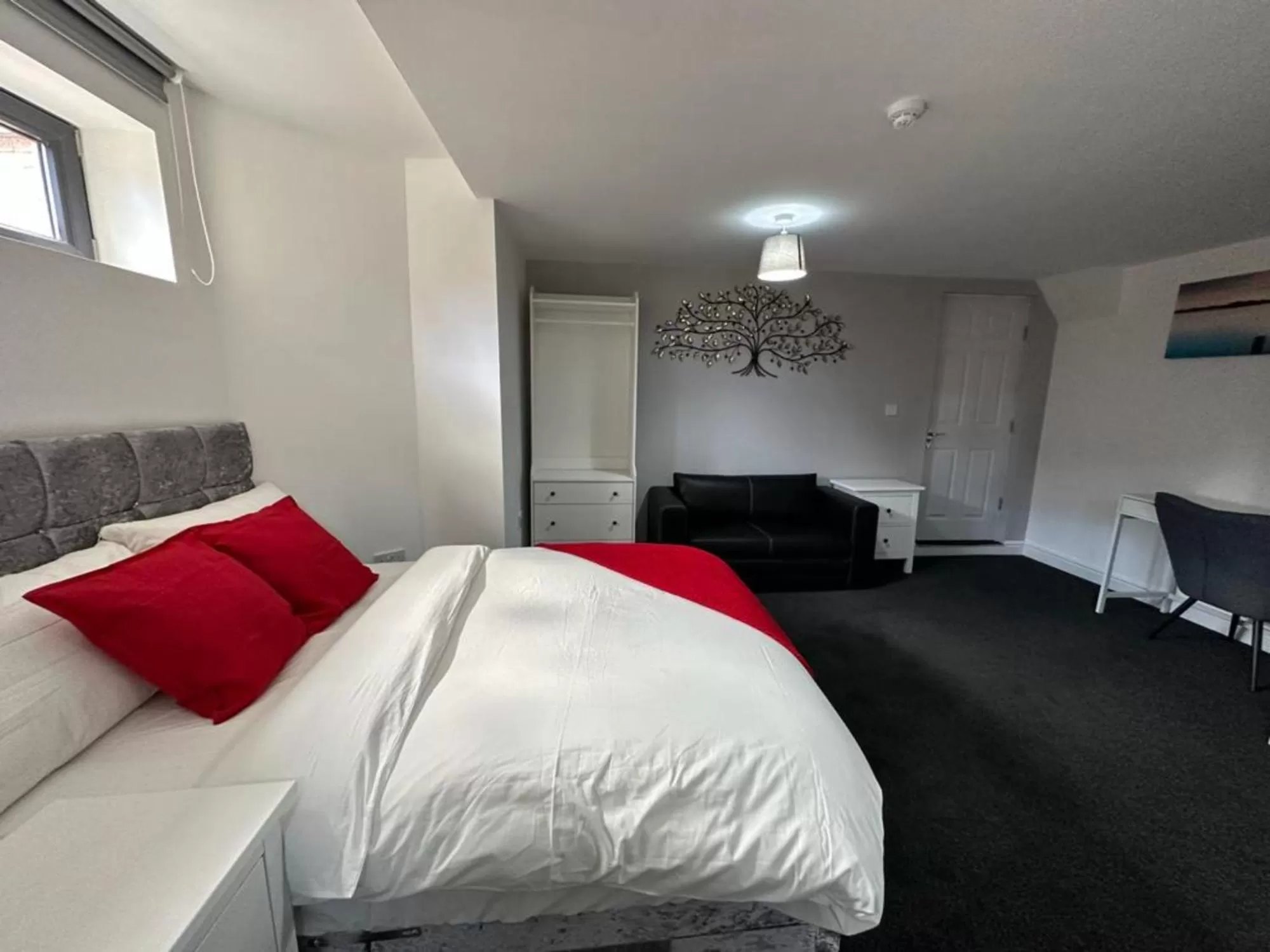 Bed in The Fishpond - Premier Nottingham Studios