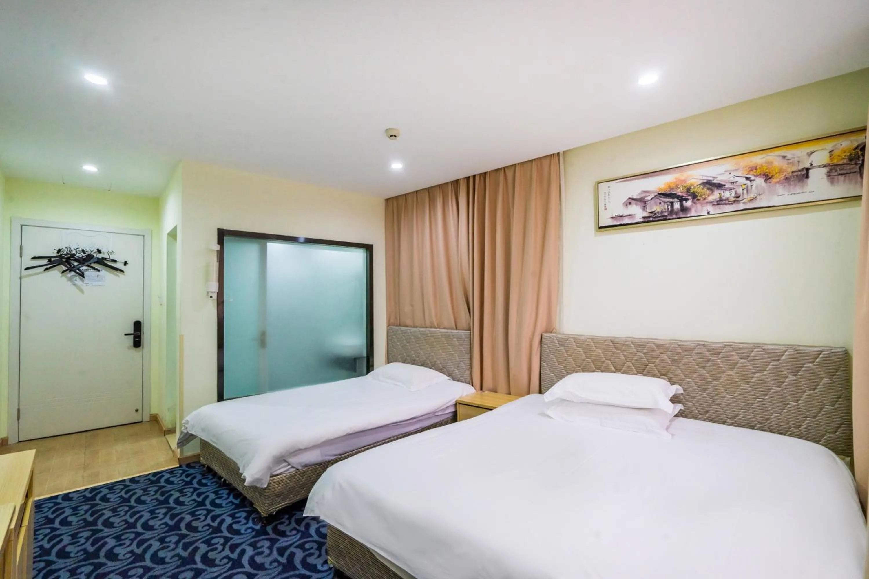 Bed in Hangzhou Memory Travel International Hotel-Edge Westlake