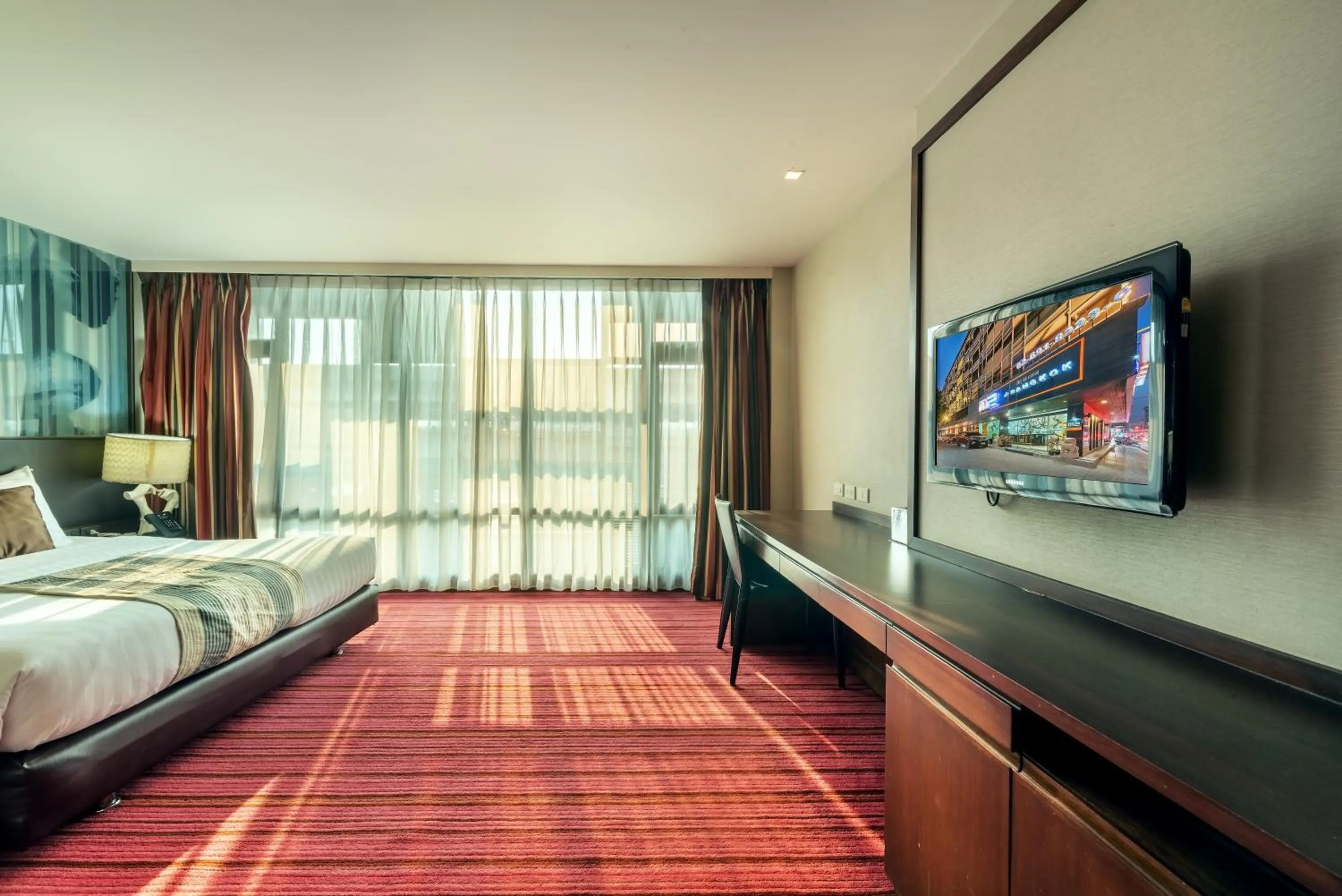 Bed in M2 de Bangkok Hotel