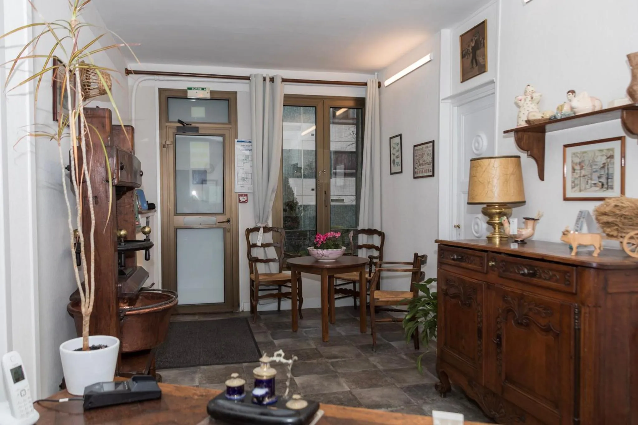 Lobby or reception in Cit'Hotel Aéro-Hotel