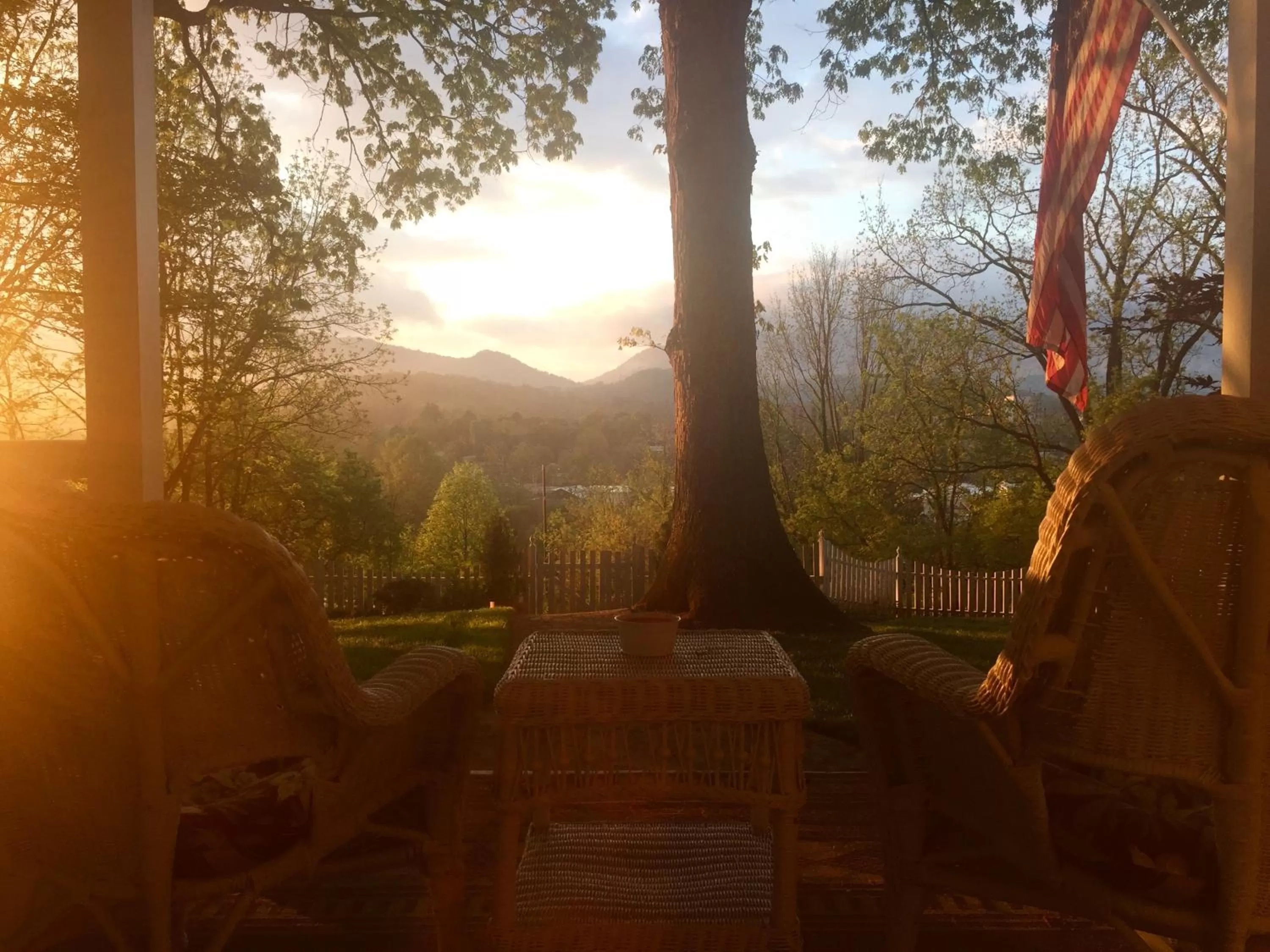 Garden in Oak Hill On Love Lane Bed and Breakfast Inn