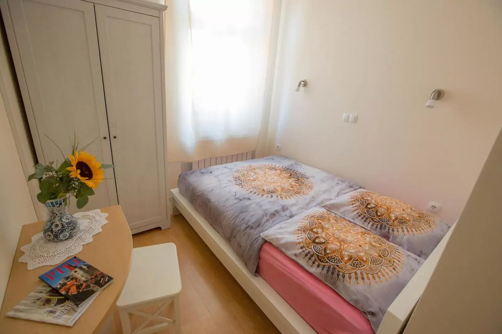 Comfort Single Room with Free Parking - single occupancy in Hostel Sonce Comfort Single Room with Free Parking - single occupancy in Hostel Sonce