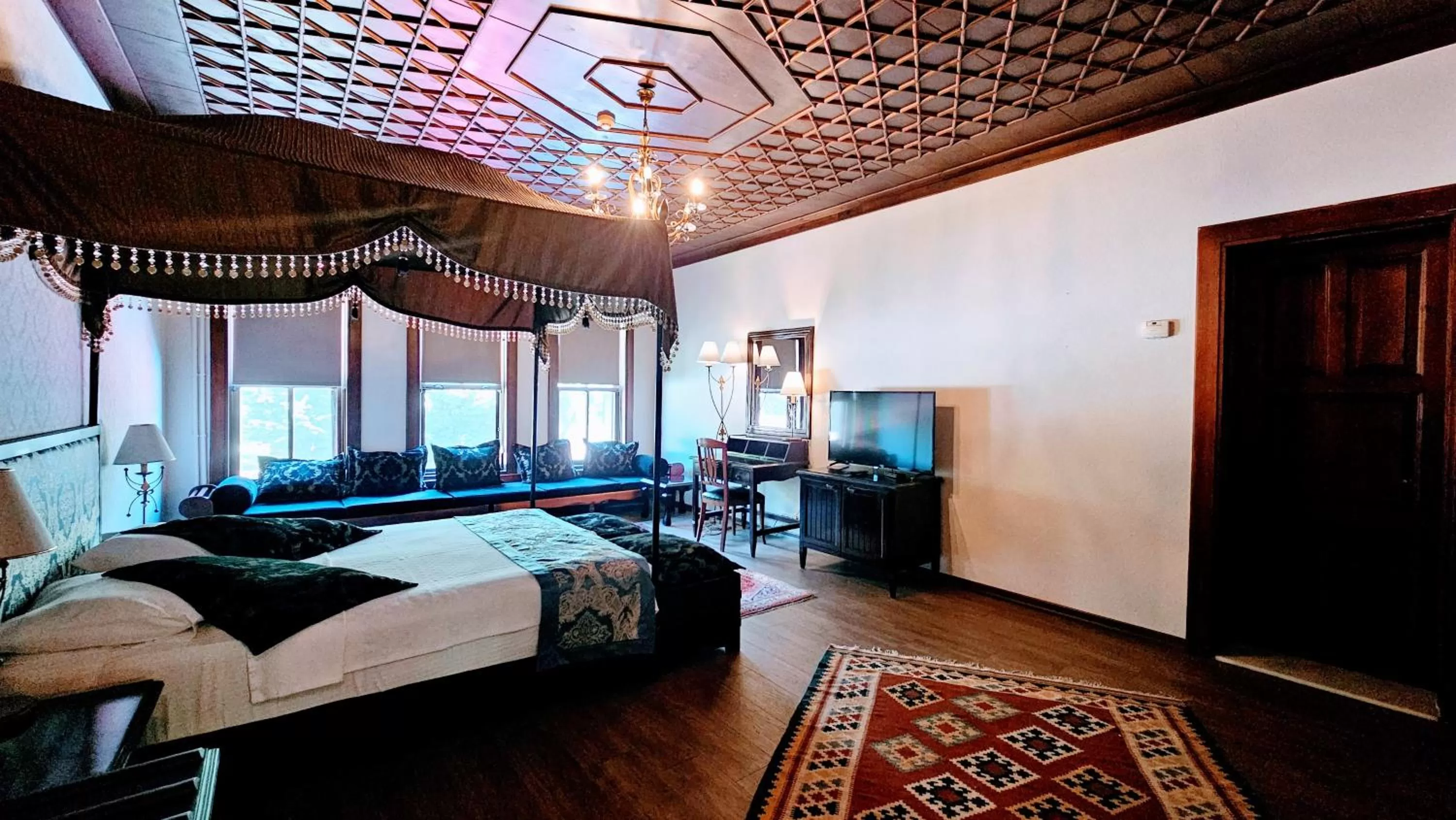 Photo of the whole room, Bed in Otantik Hotel & Spa