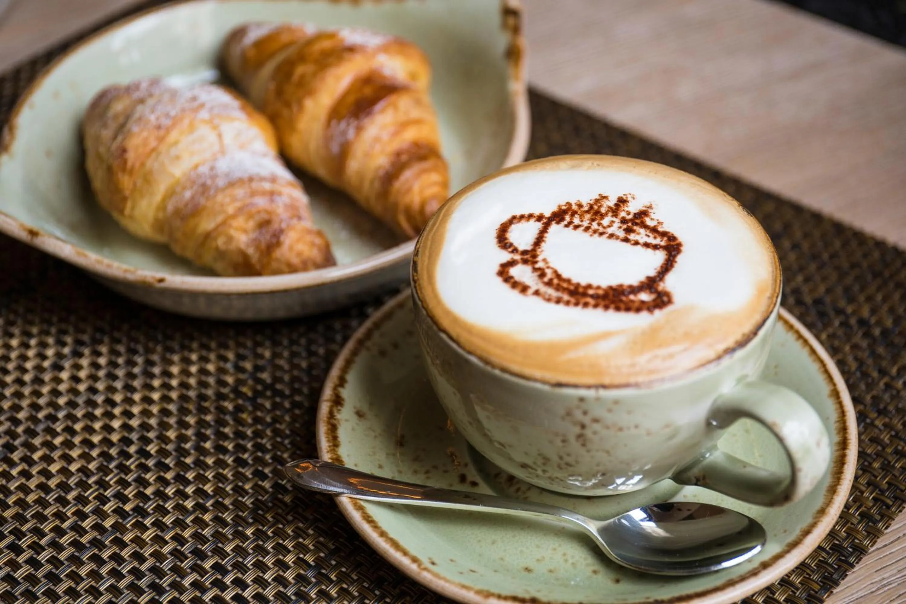 Food and drinks in Aparthotel Adagio London Sutton Point