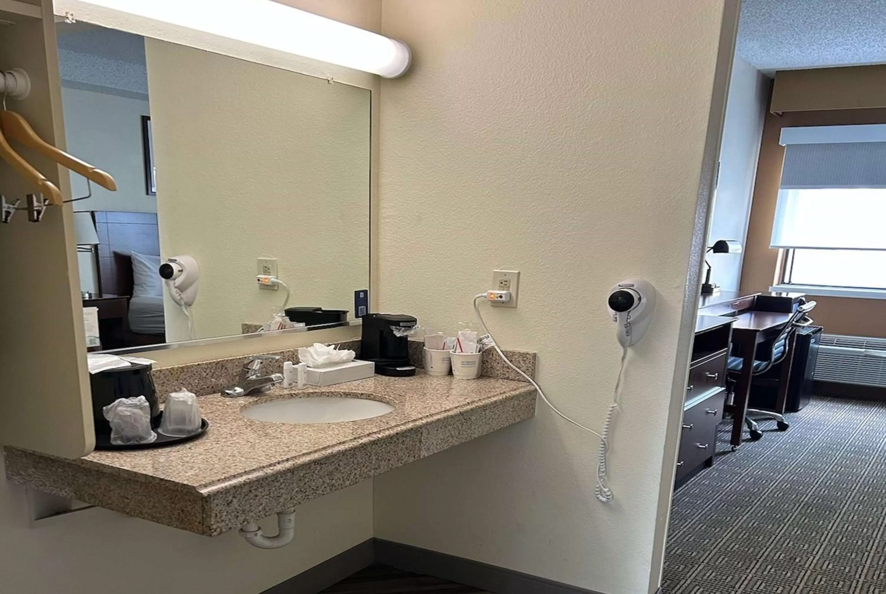 TV and multimedia in La Quinta by Wyndham Orlando South