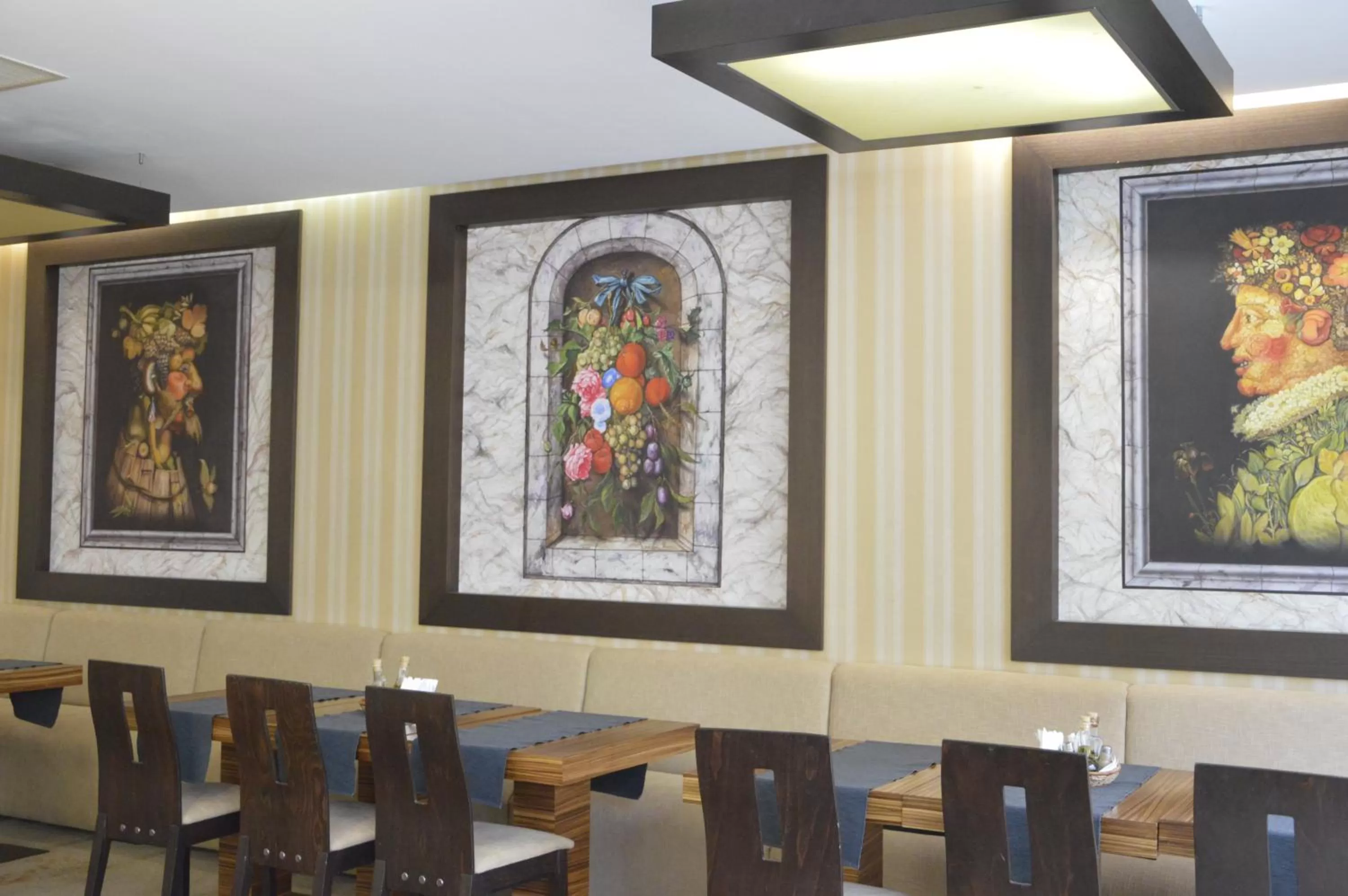 Restaurant/places to eat in Gardenia Park Hotel