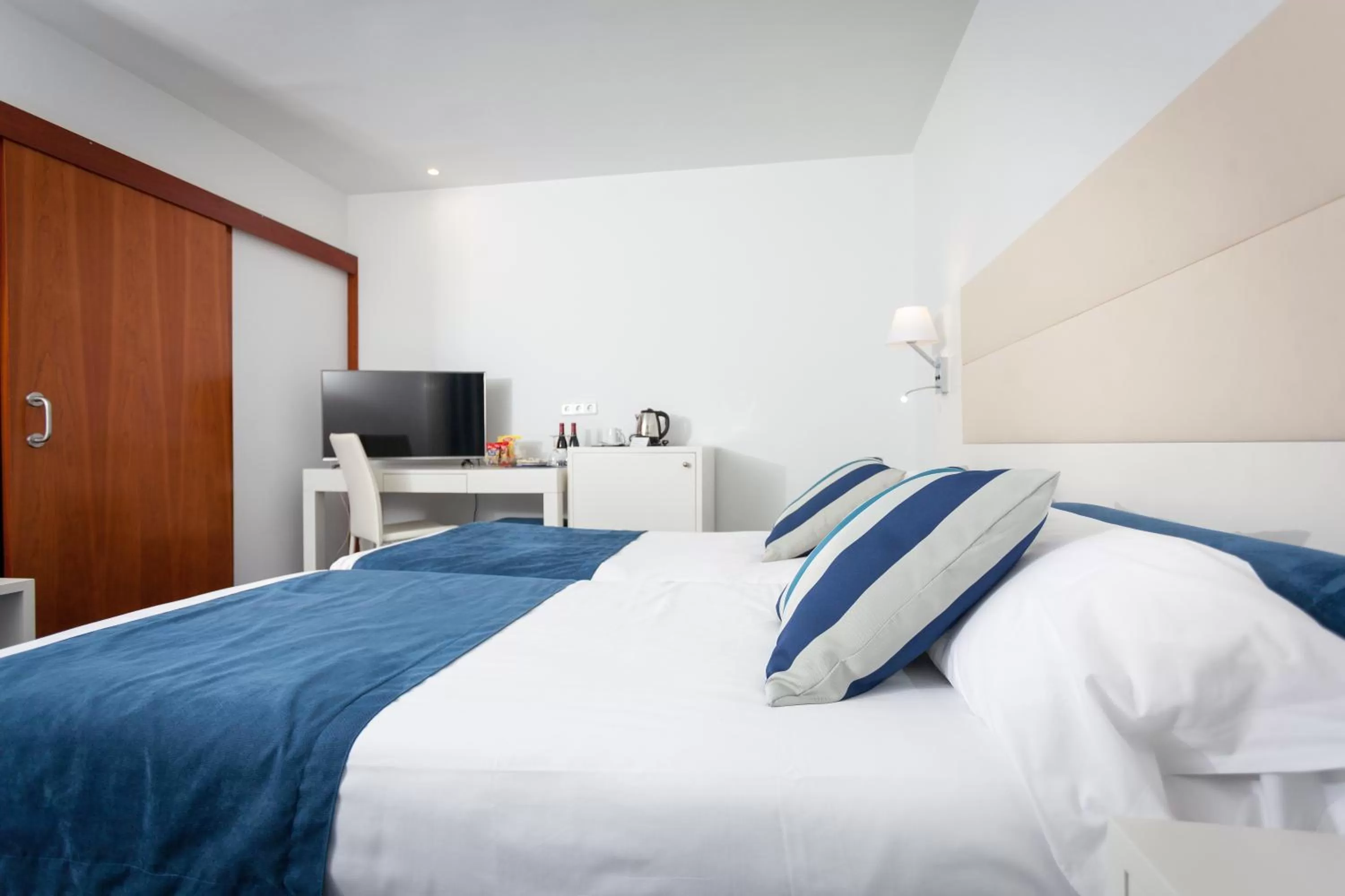 Photo of the whole room, Bed in Los Geranios