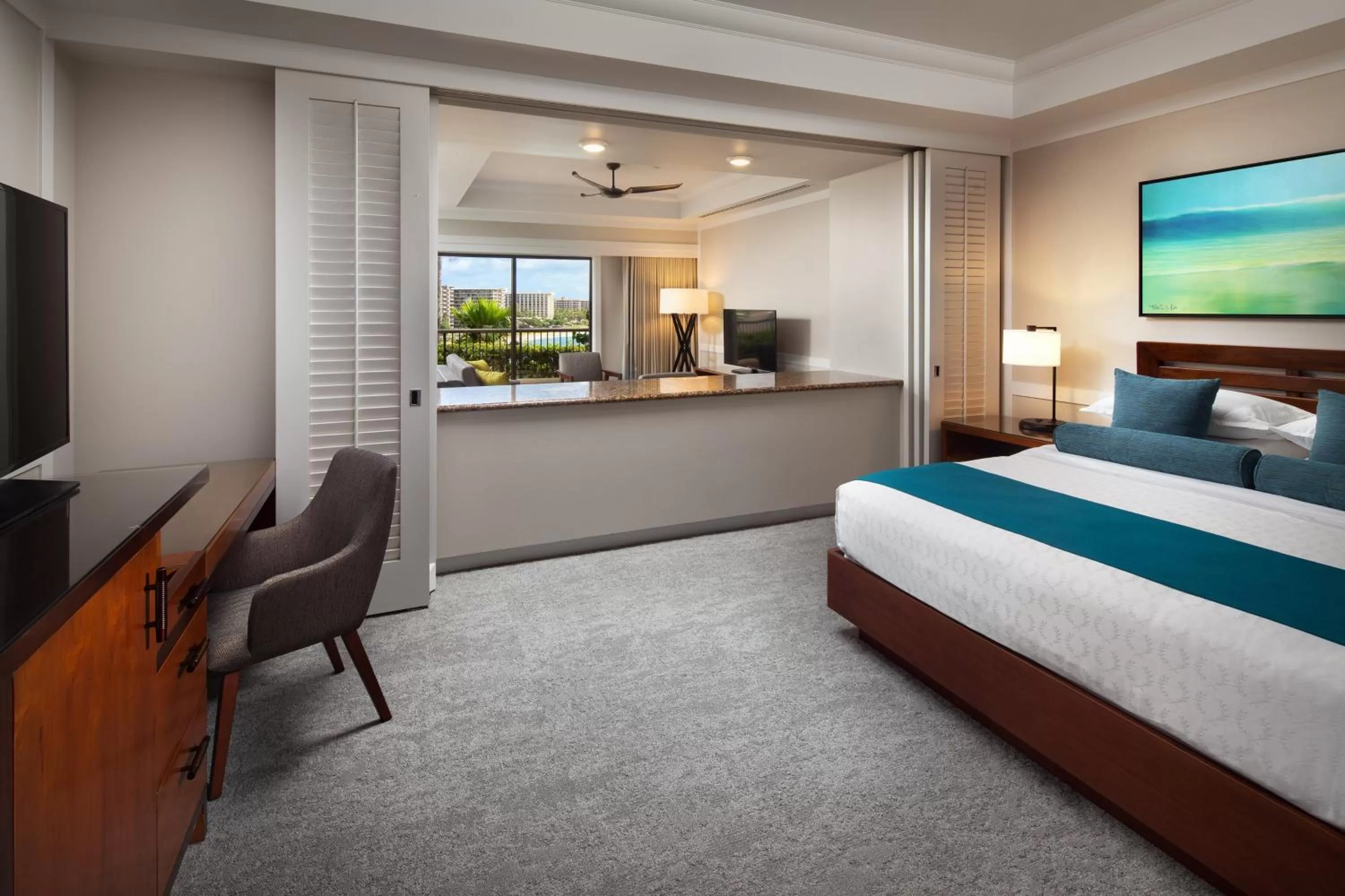 Bedroom, Bed in Sheraton Maui Resort & Spa