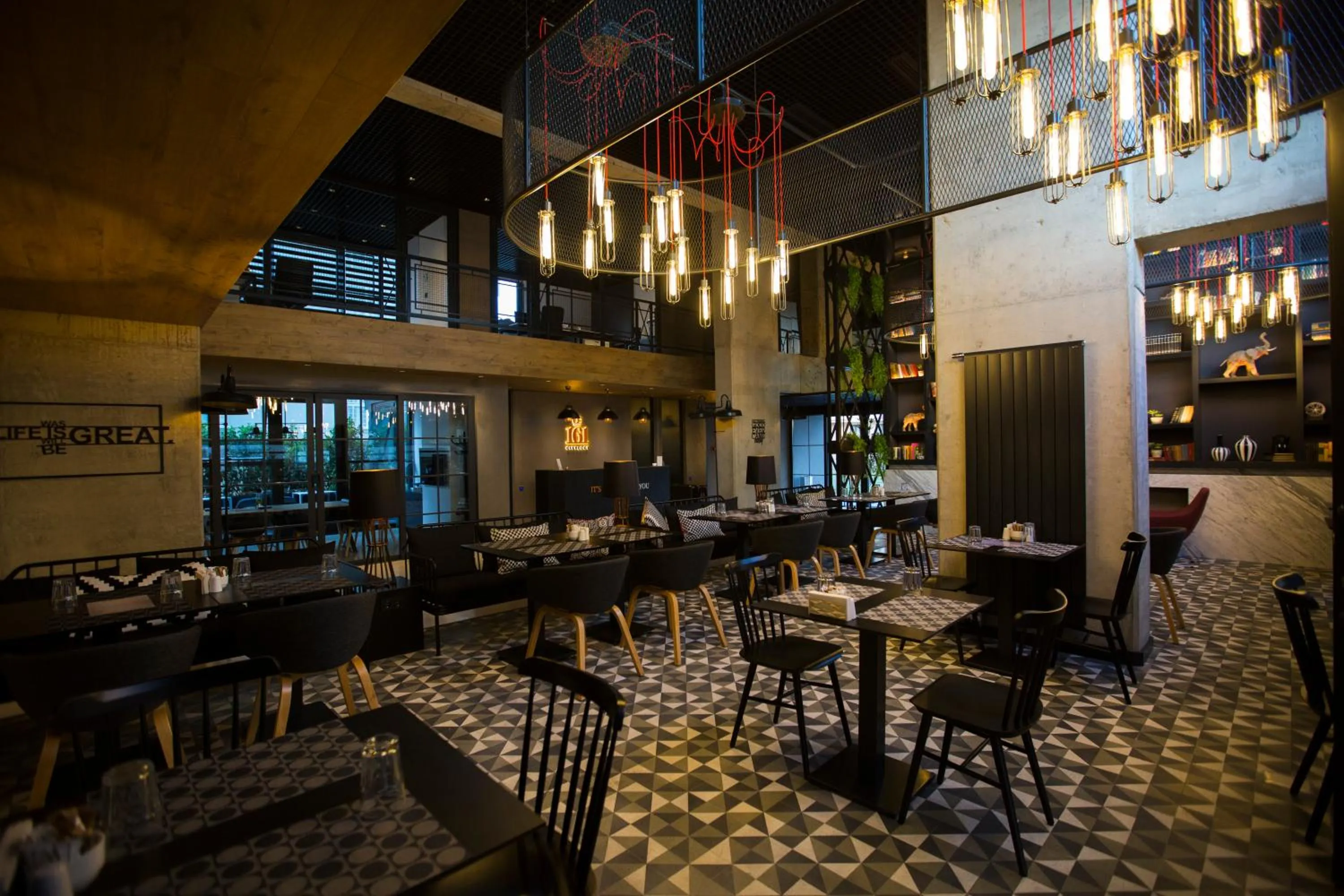 Restaurant/places to eat in Cityloft 161