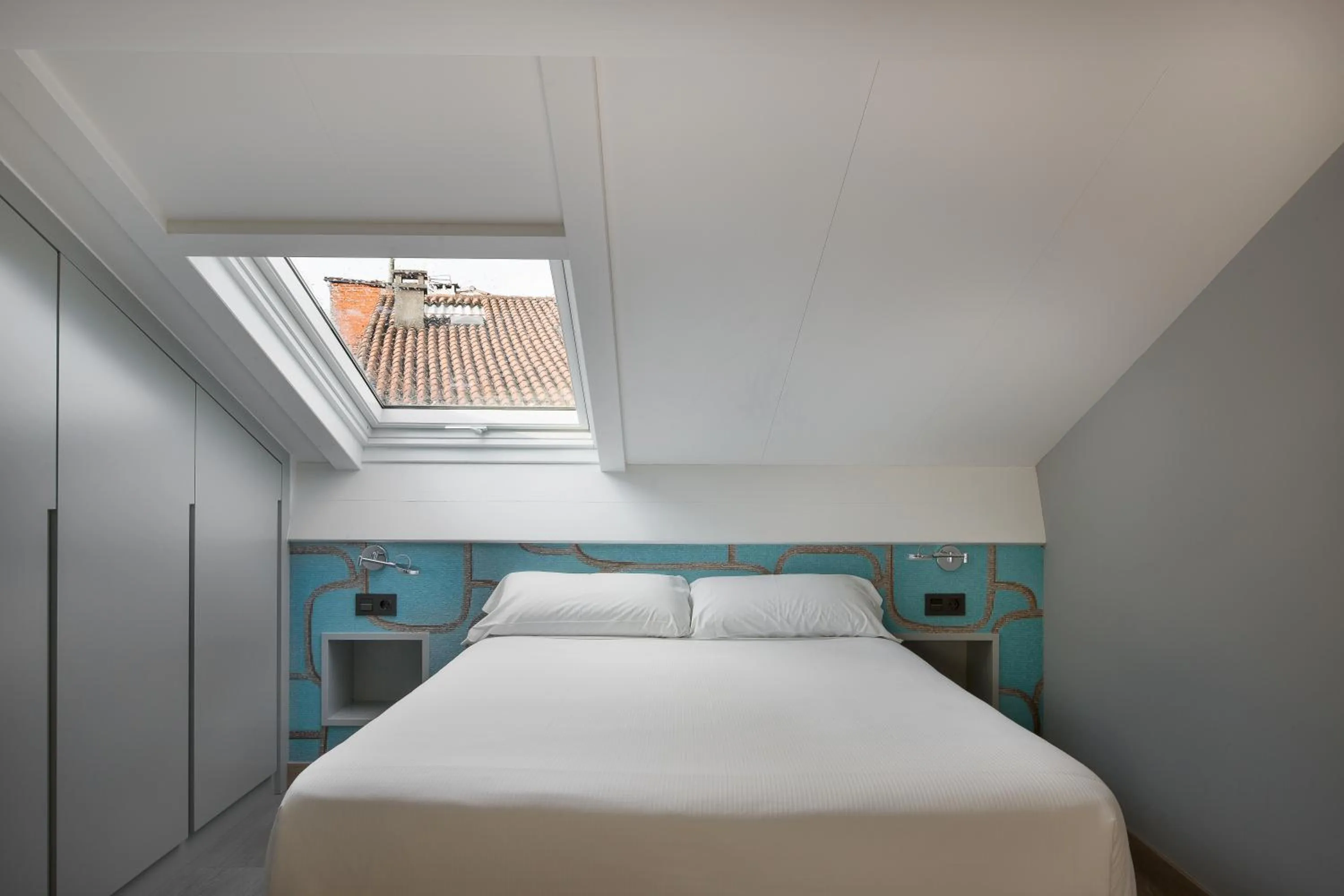 Photo of the whole room, Bed in Hotel Atalaia