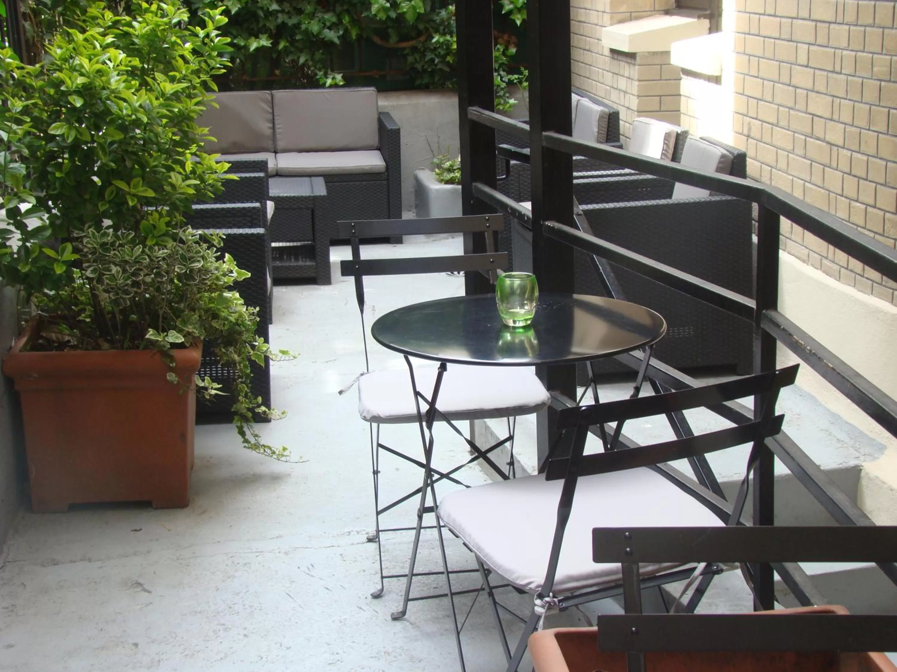 Patio in Montparnasse Alésia