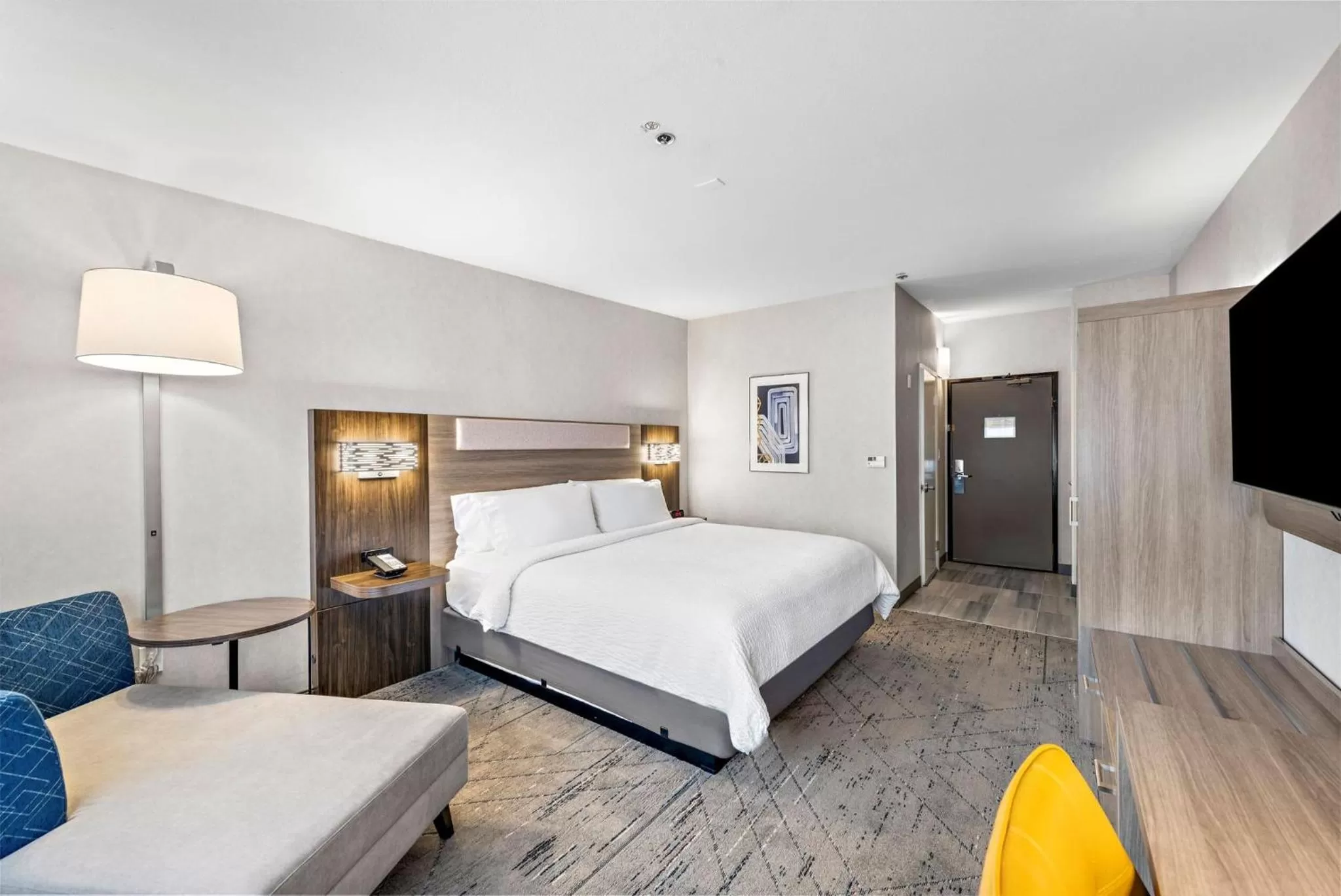 Photo of the whole room, Bed in Holiday Inn Express La Mesa Near SDSU by IHG