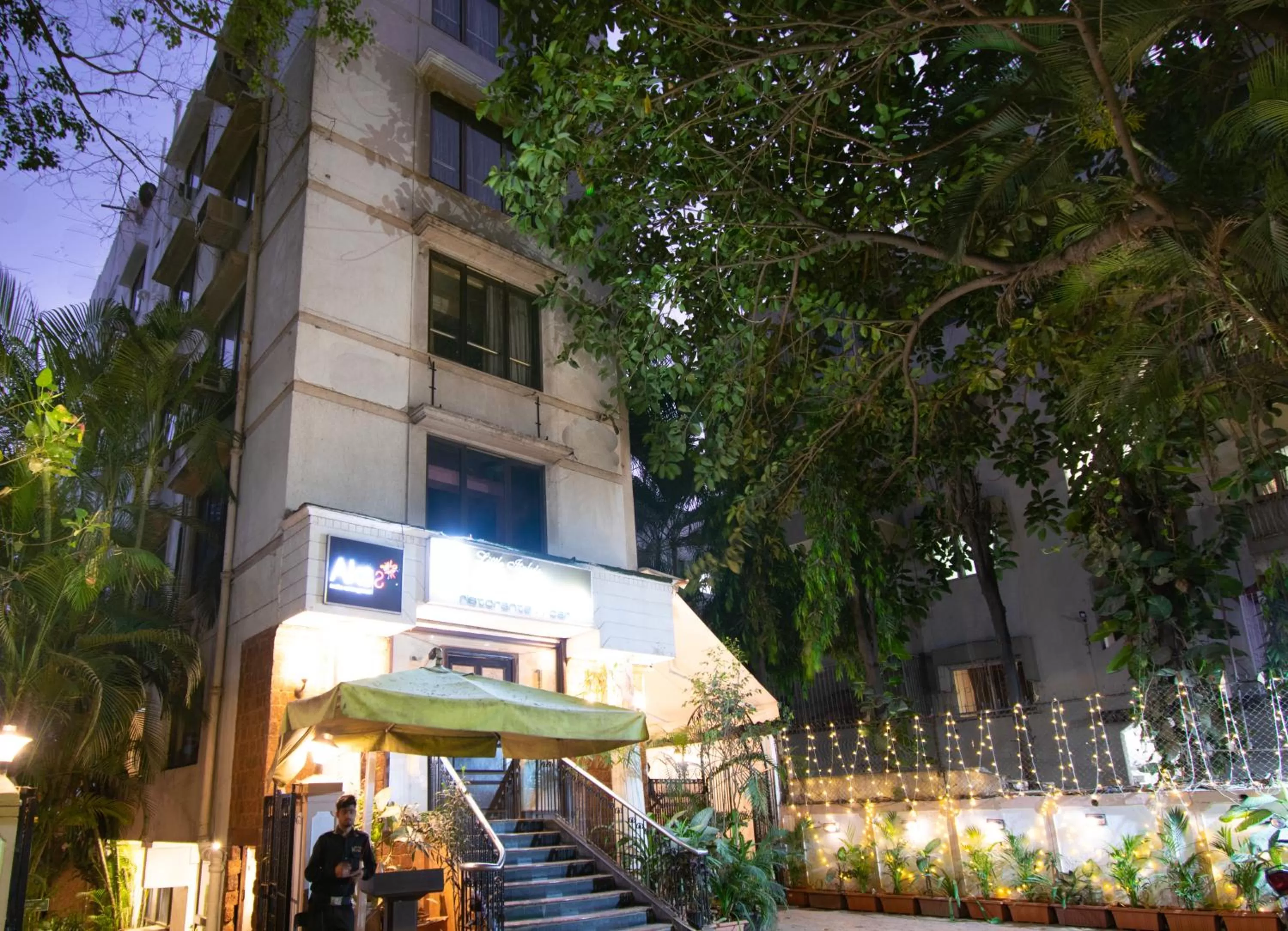 Property Building in Octave Bund Garden