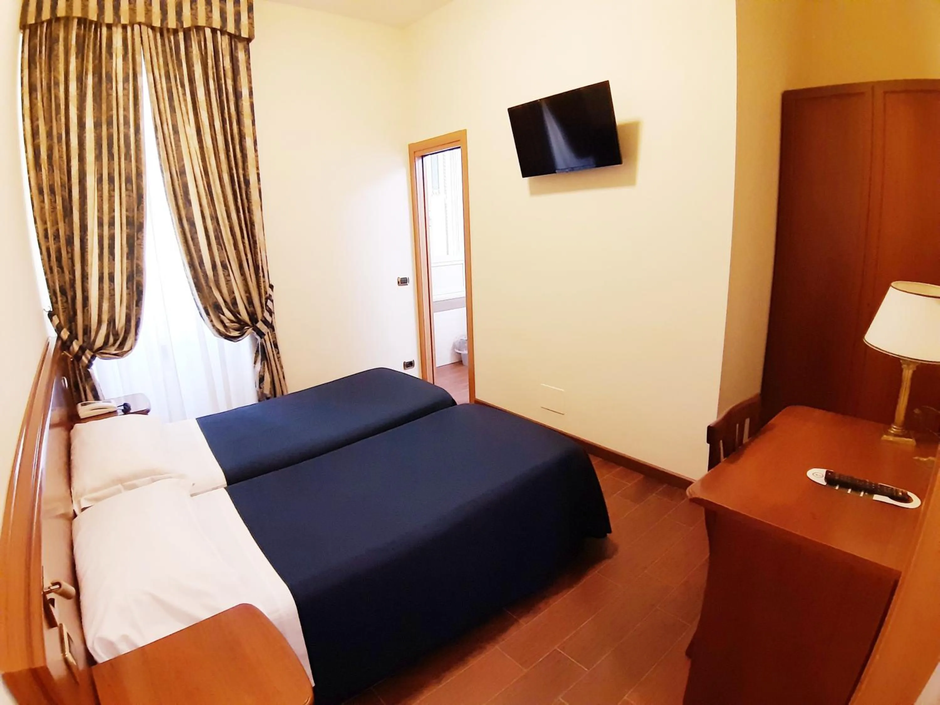 Bedroom, Bed in Hotel Mariano