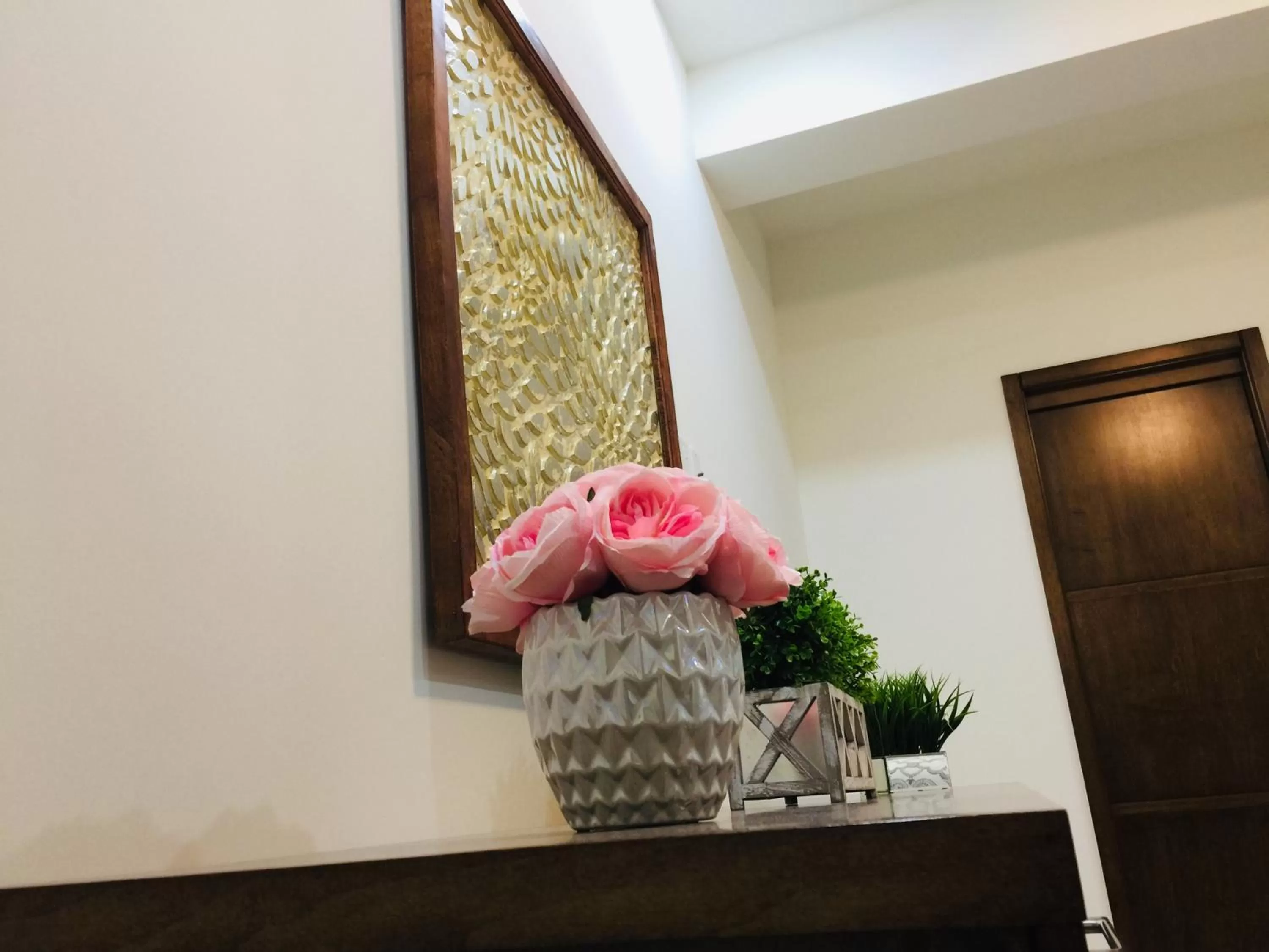 Fabulous Ocean View Condo with Walking Distance to the Beach!