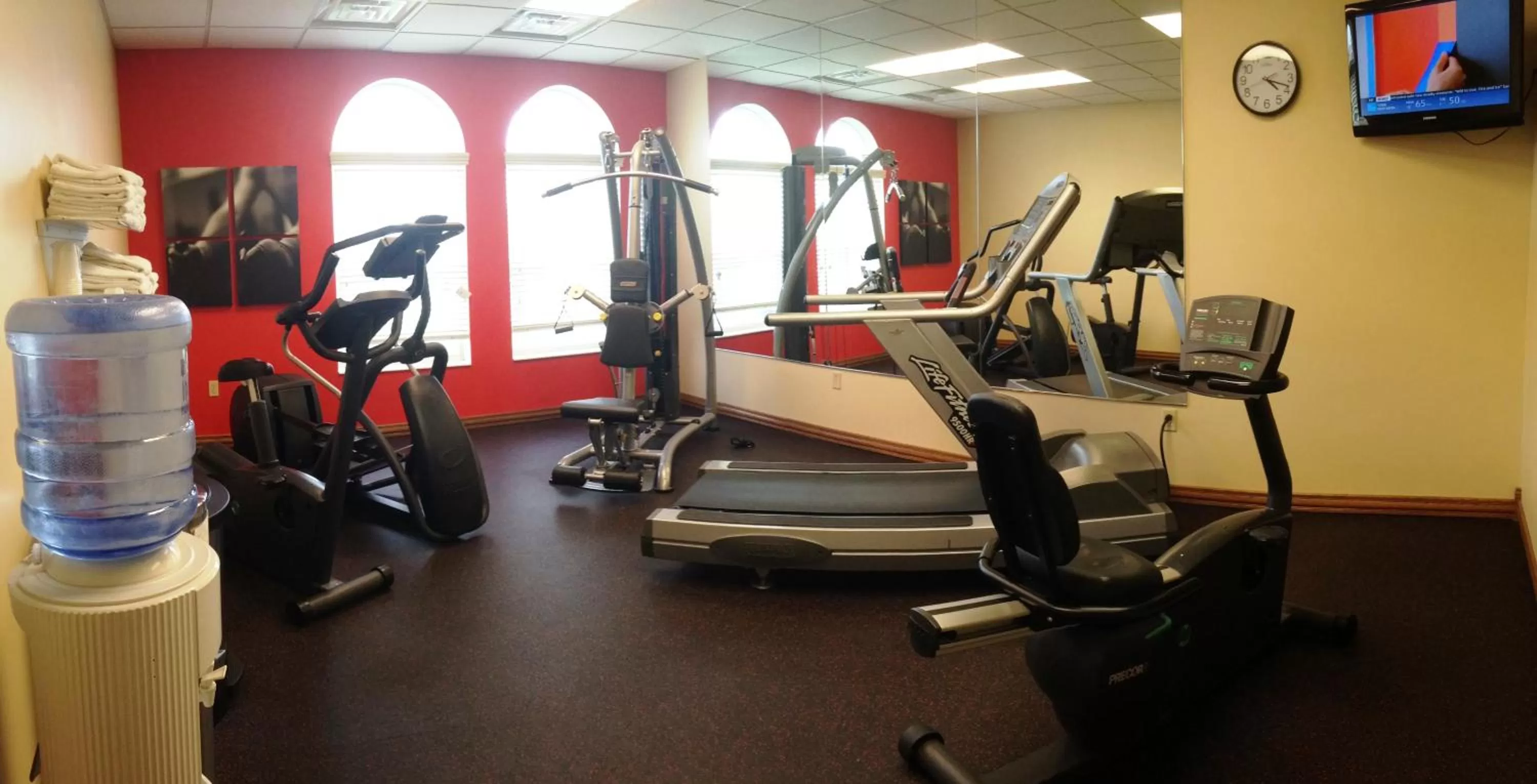 Fitness centre/facilities in Country Inn & Suites by Radisson, Lincoln North Hotel and Conference Center, NE