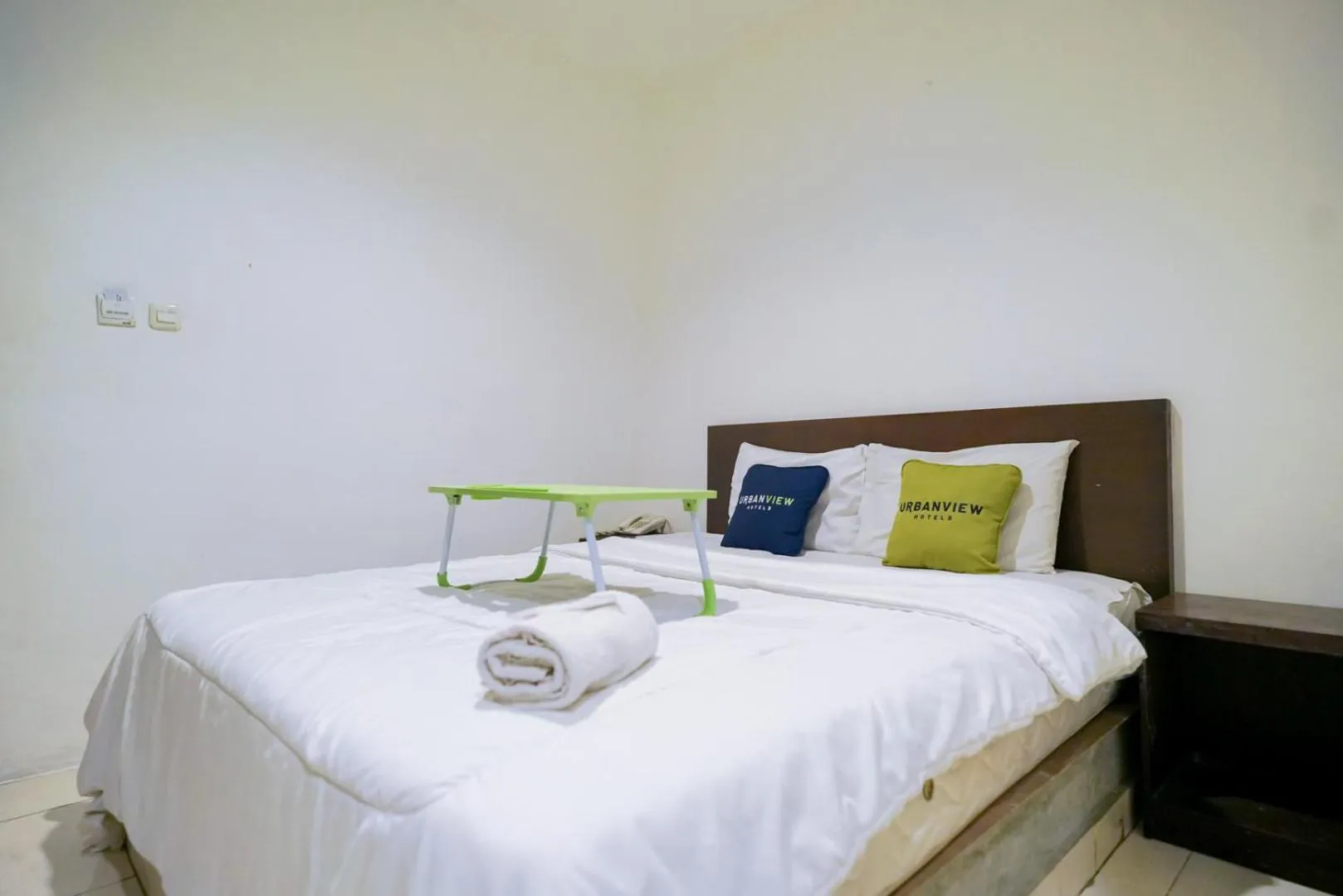 Bedroom, Bed in Urbanview Hotel Bes Mangga Besar by RedDoorz