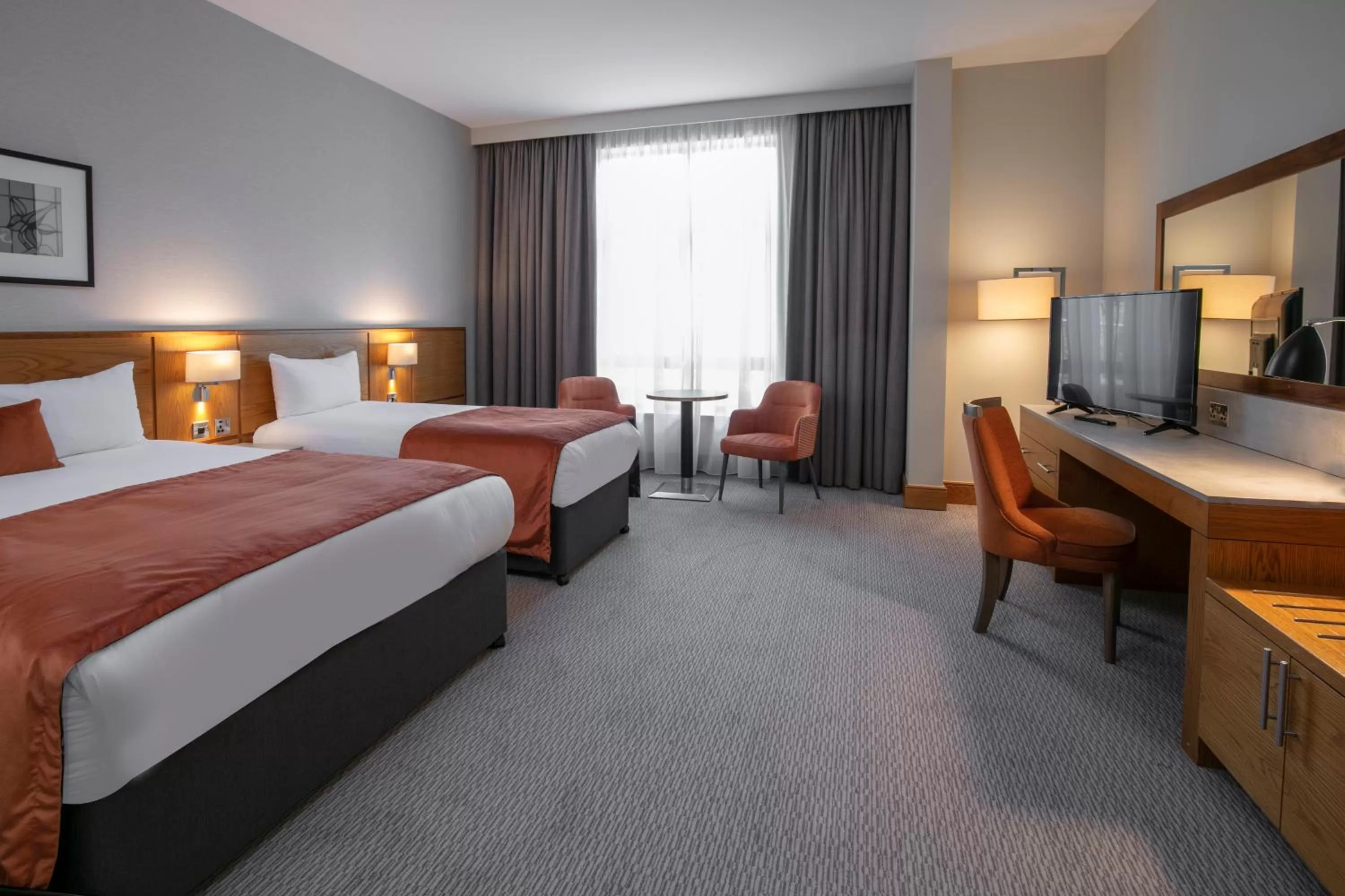 Bedroom, Bed in The Crown London, WorldHotels Distinctive