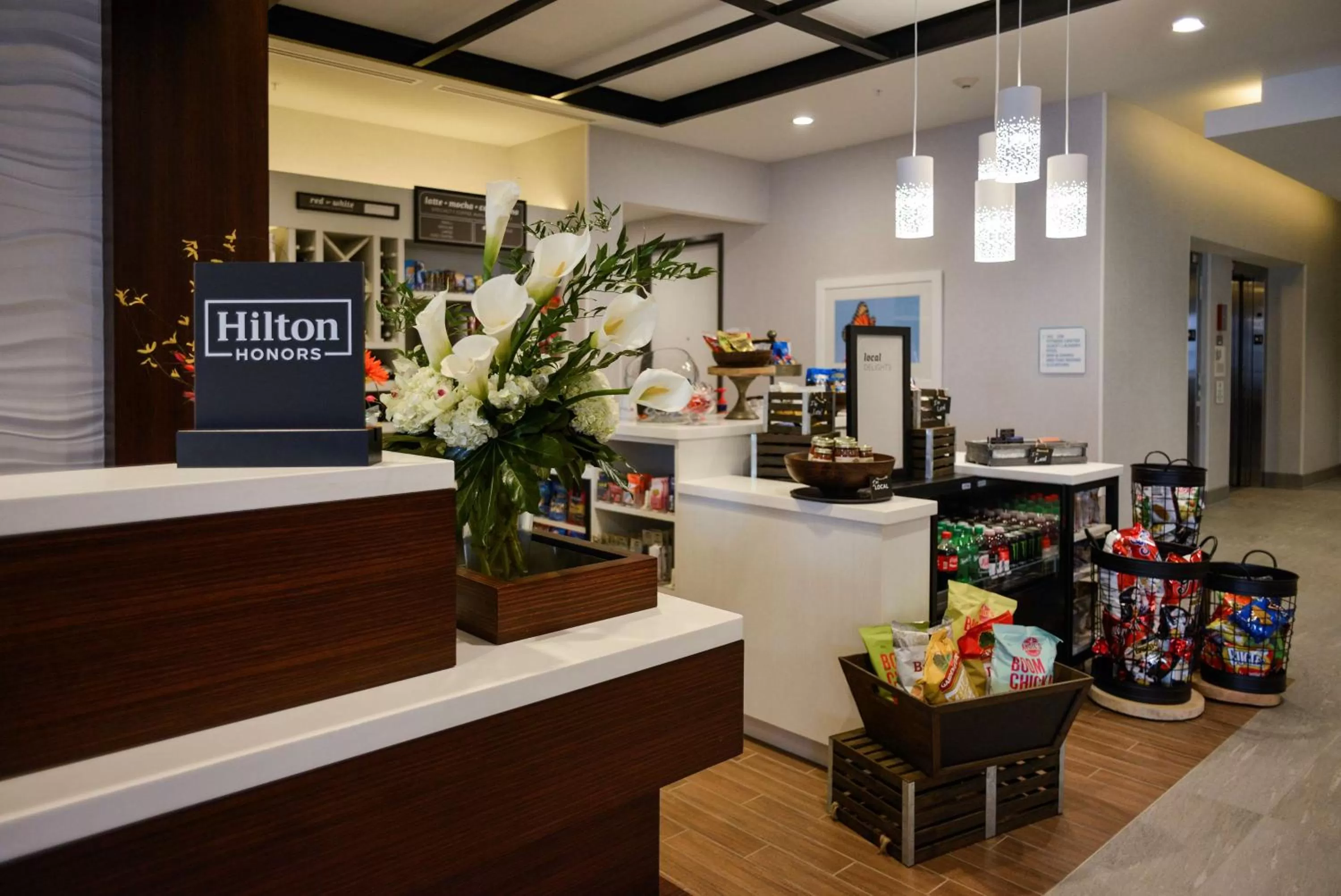Restaurant/places to eat in Hilton Garden Inn Louisville Mall Of St. Matthews