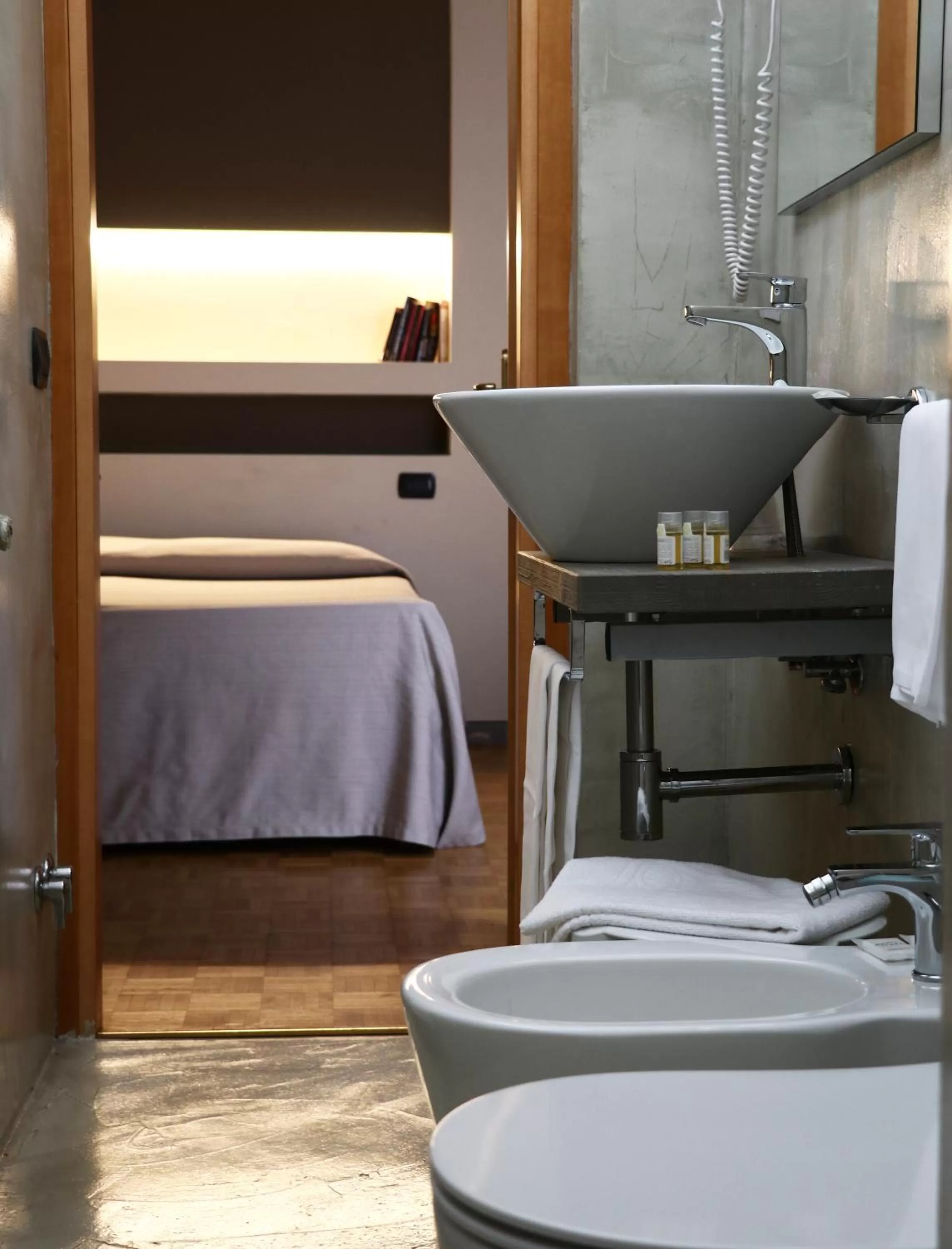 Bathroom, Bed in Hotel Clarici