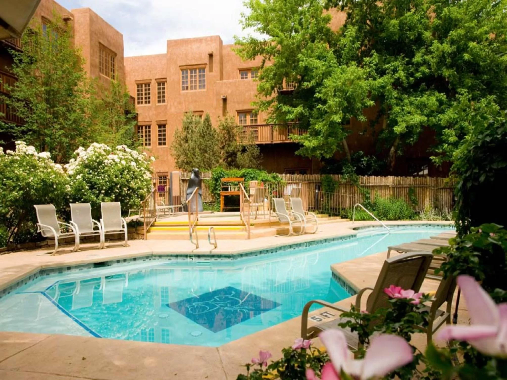 Summer in Hotel Santa Fe