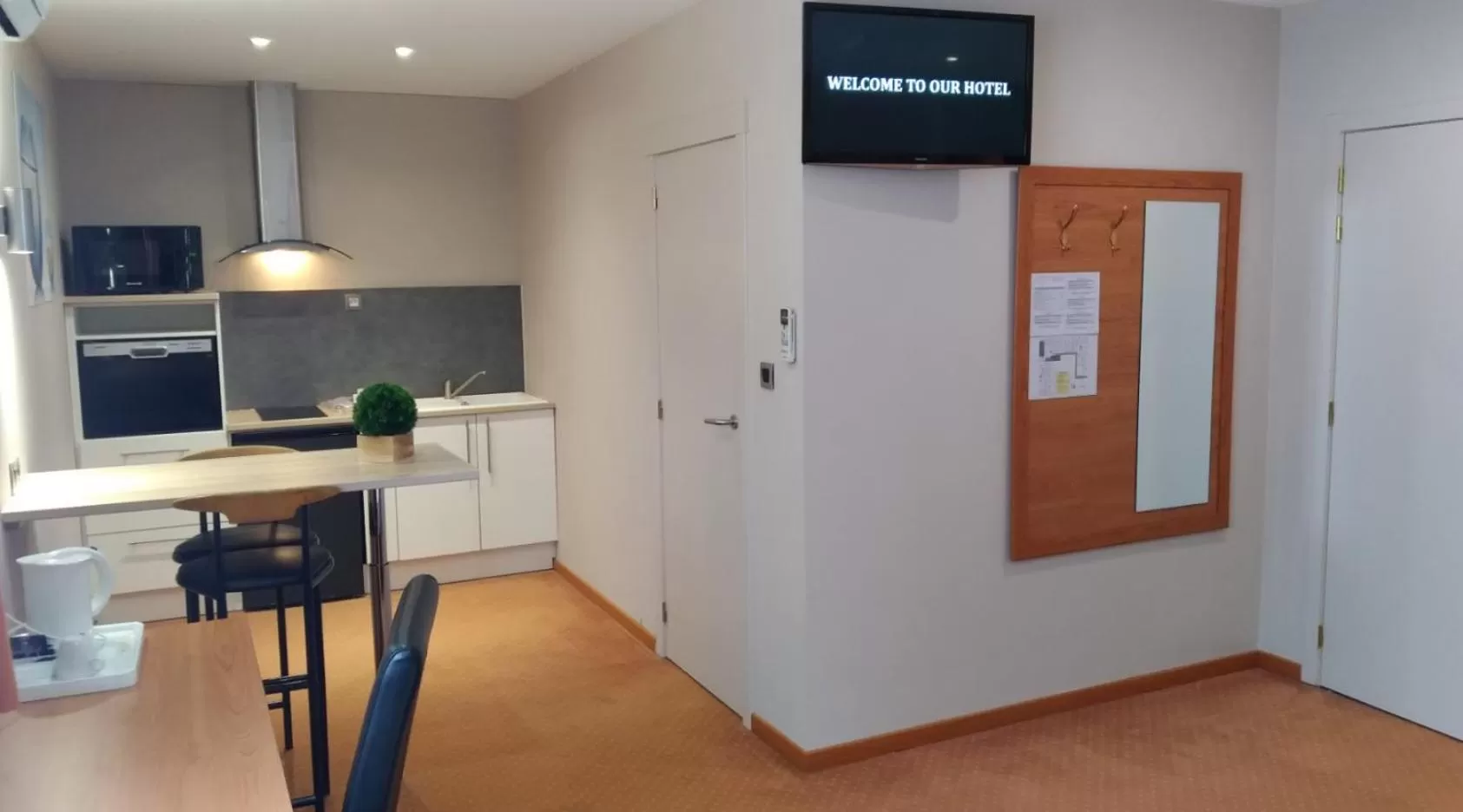 Coffee/tea facilities, Kitchen/Kitchenette in Value Stay Menen