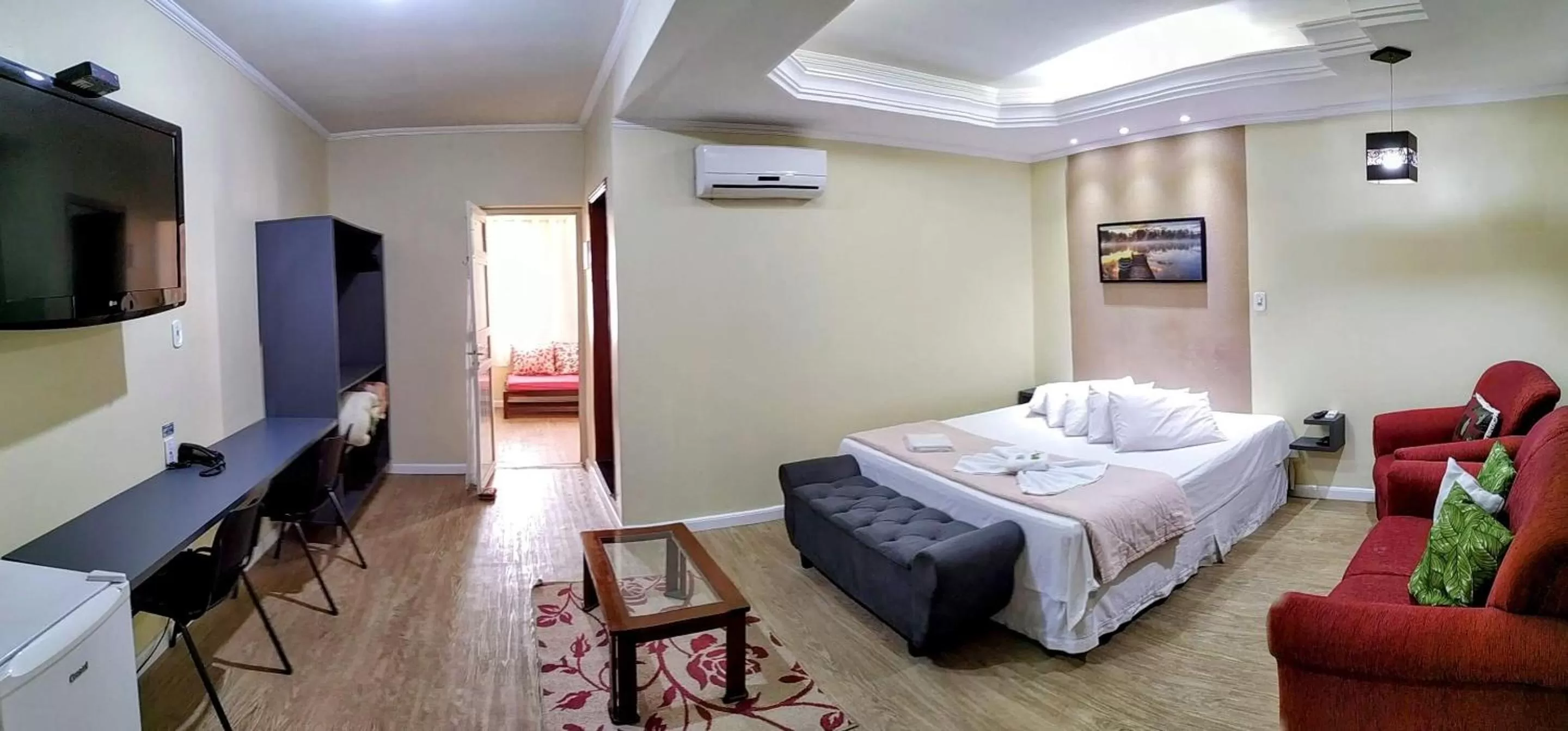 Photo of the whole room, Bed in Hotel Garfo de Ouro