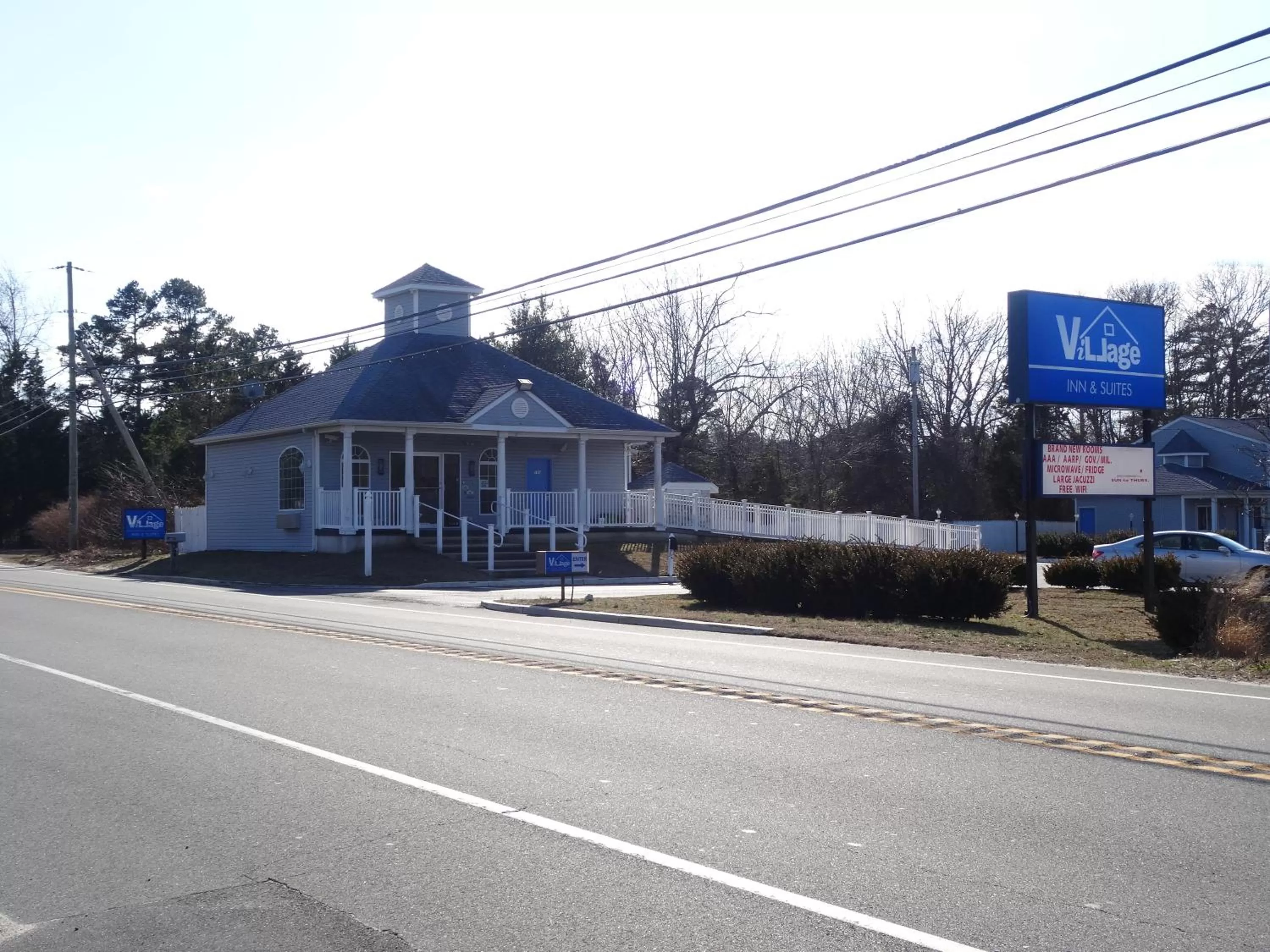 Village Inn & Suites - Smithville