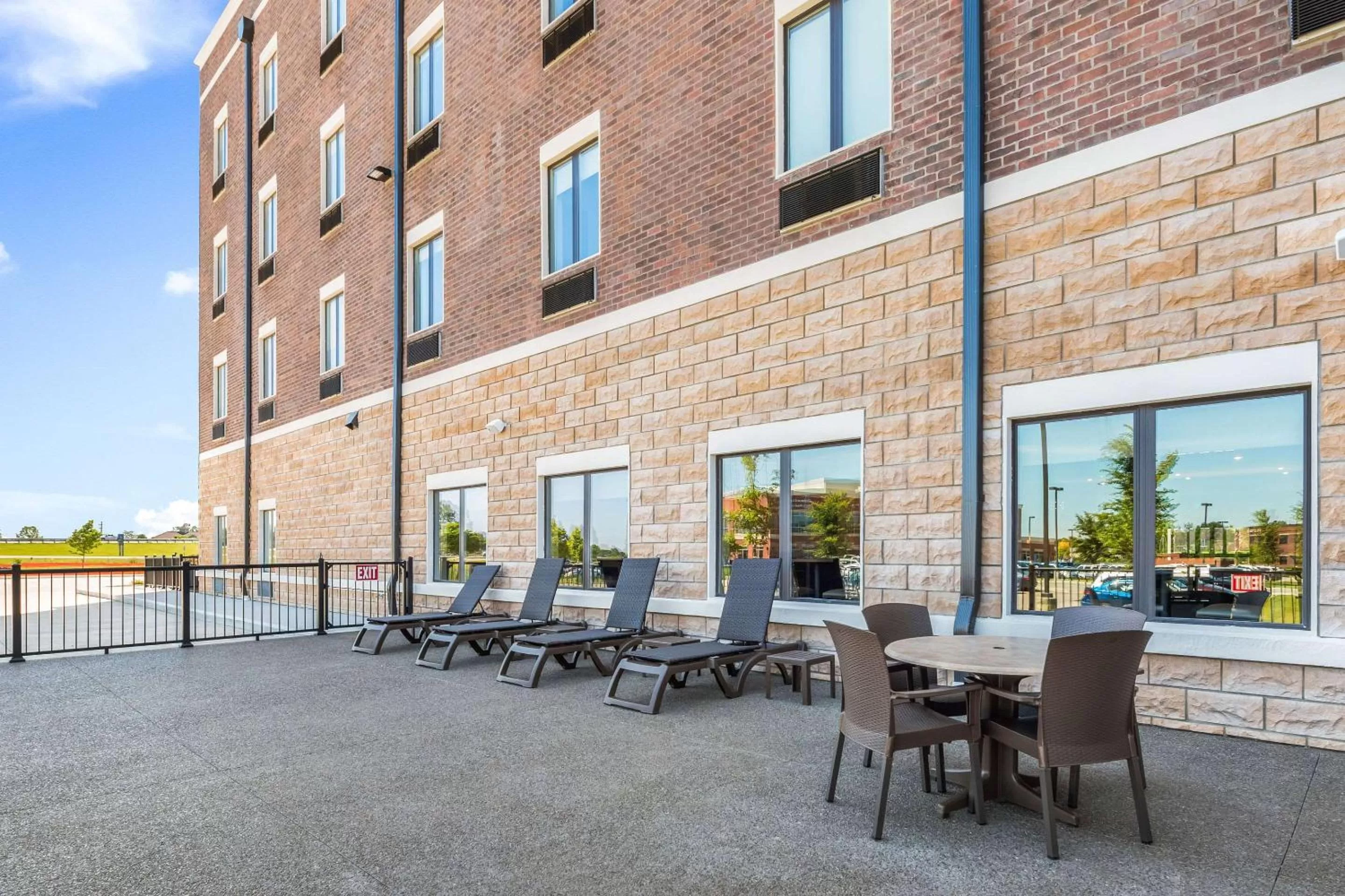 Property building in Comfort Suites Marysville Columbus - Northwest