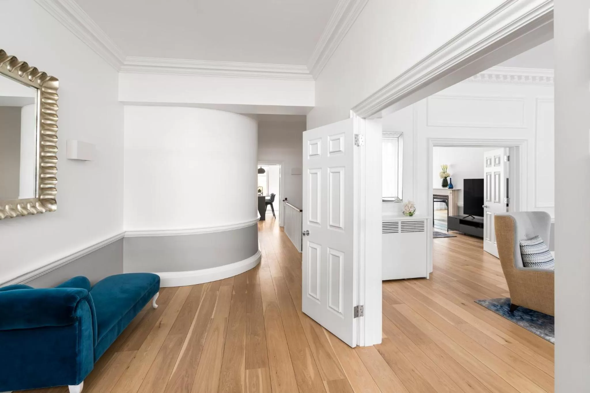 Photo of the whole room in COMO Metropolitan London