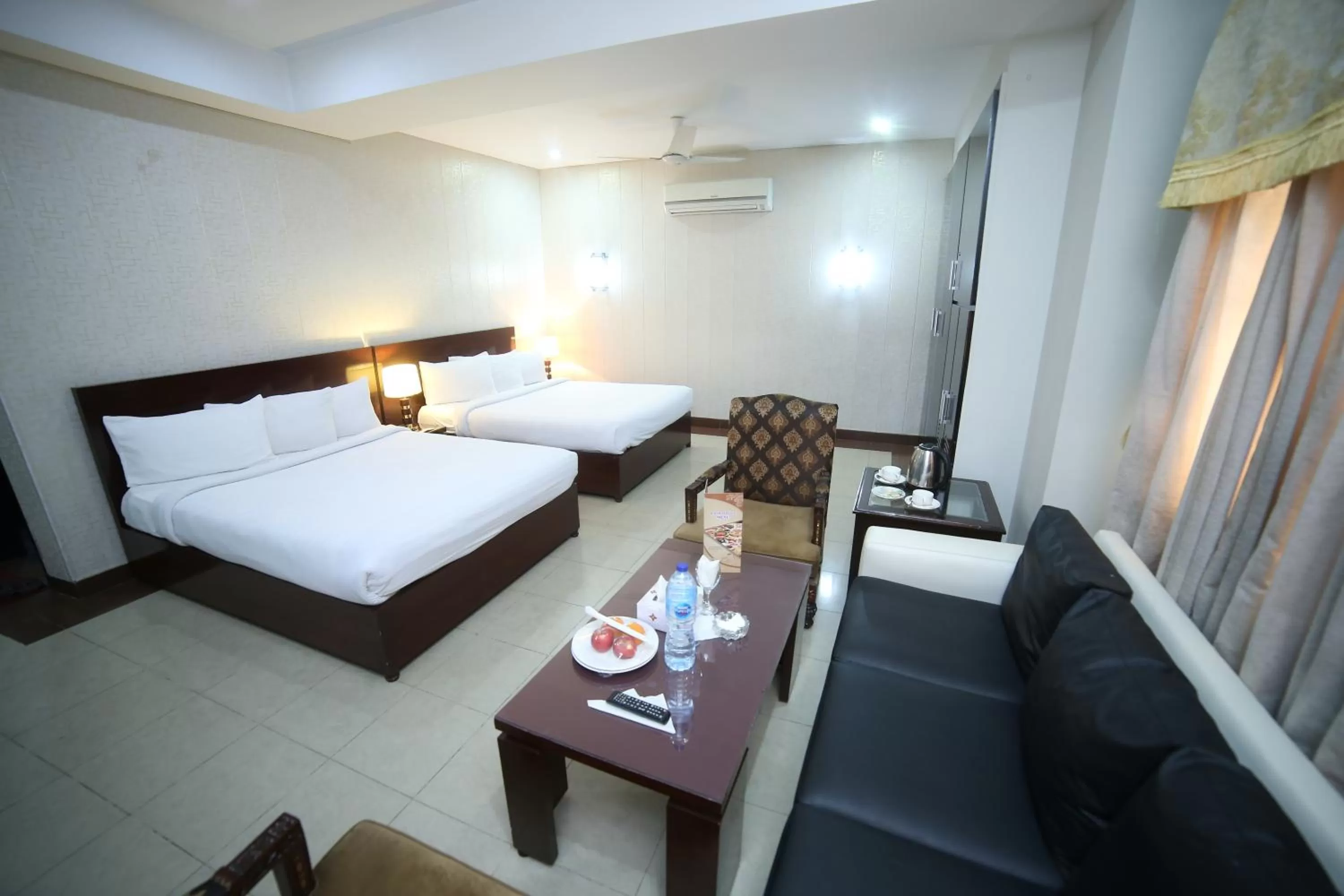 Living room in Hotel Multan Continental