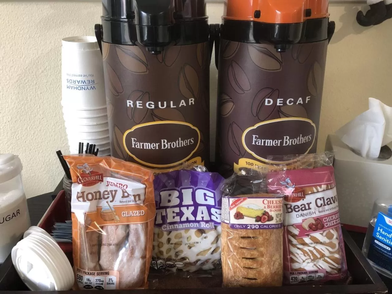 Breakfast in Super 8 by Wyndham Lynnwood