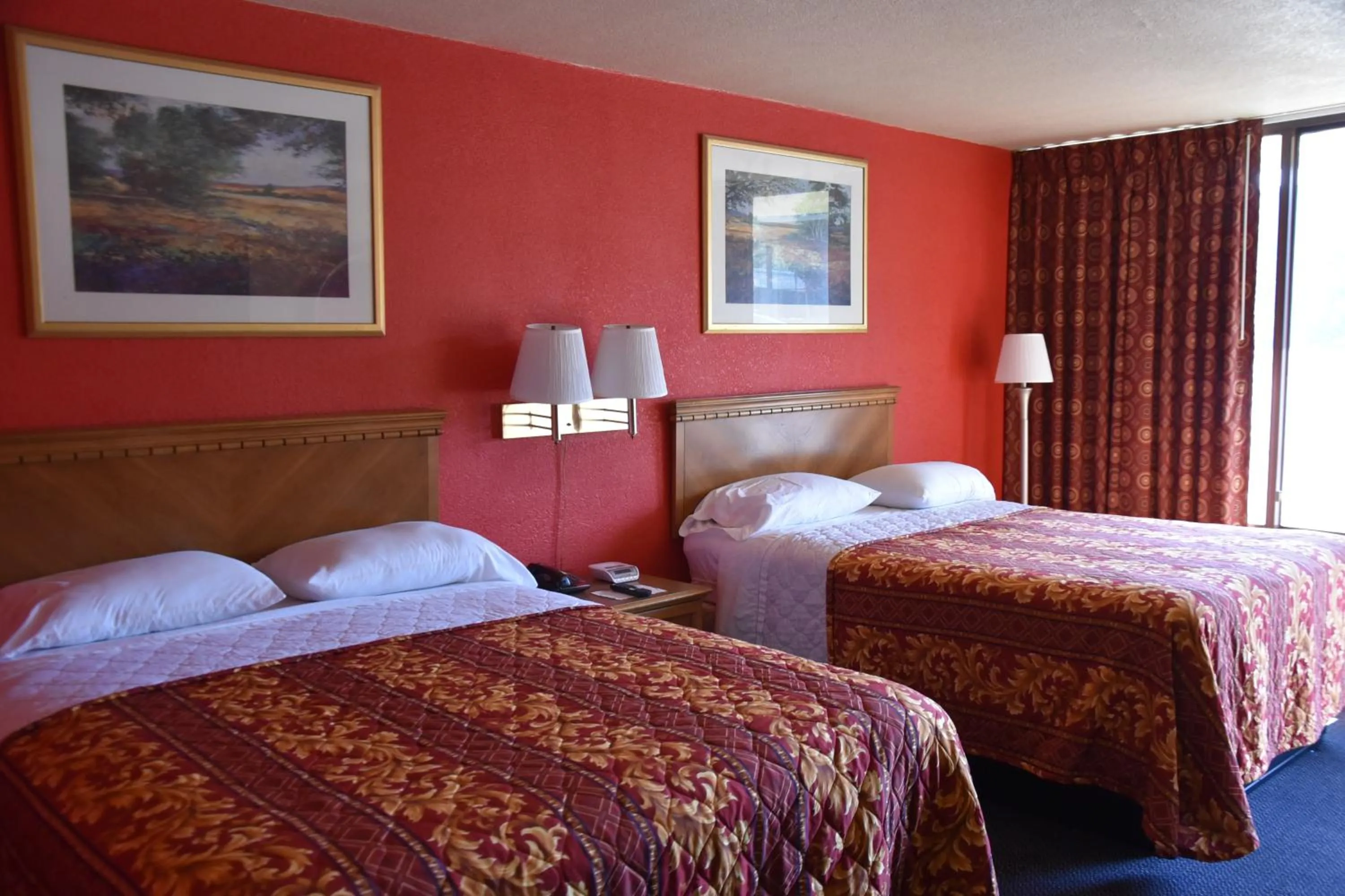 Bed in Homeplace Inn